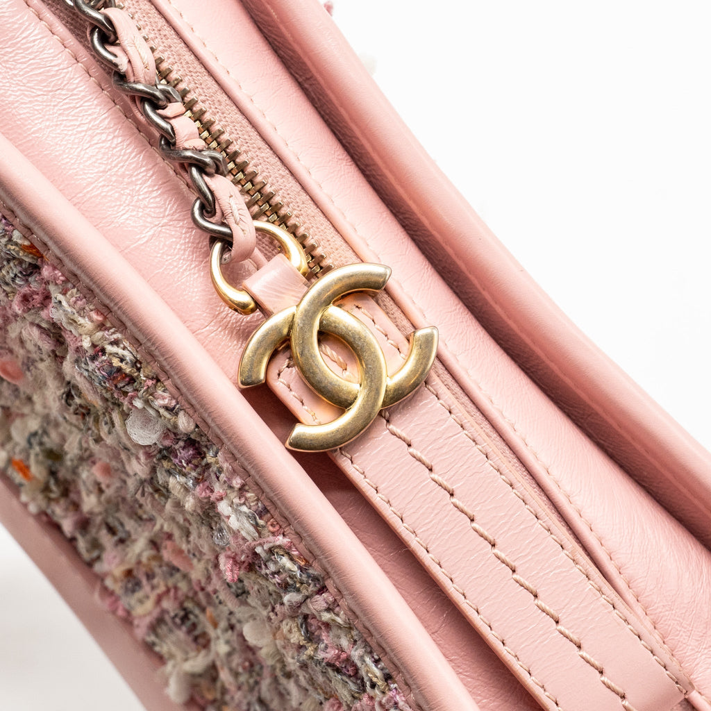 CHANEL SMALL GABRIELLE HOBO BAG TWEED/SHINY CALFSKIN PINK MULTICOLOURED HARDWARE