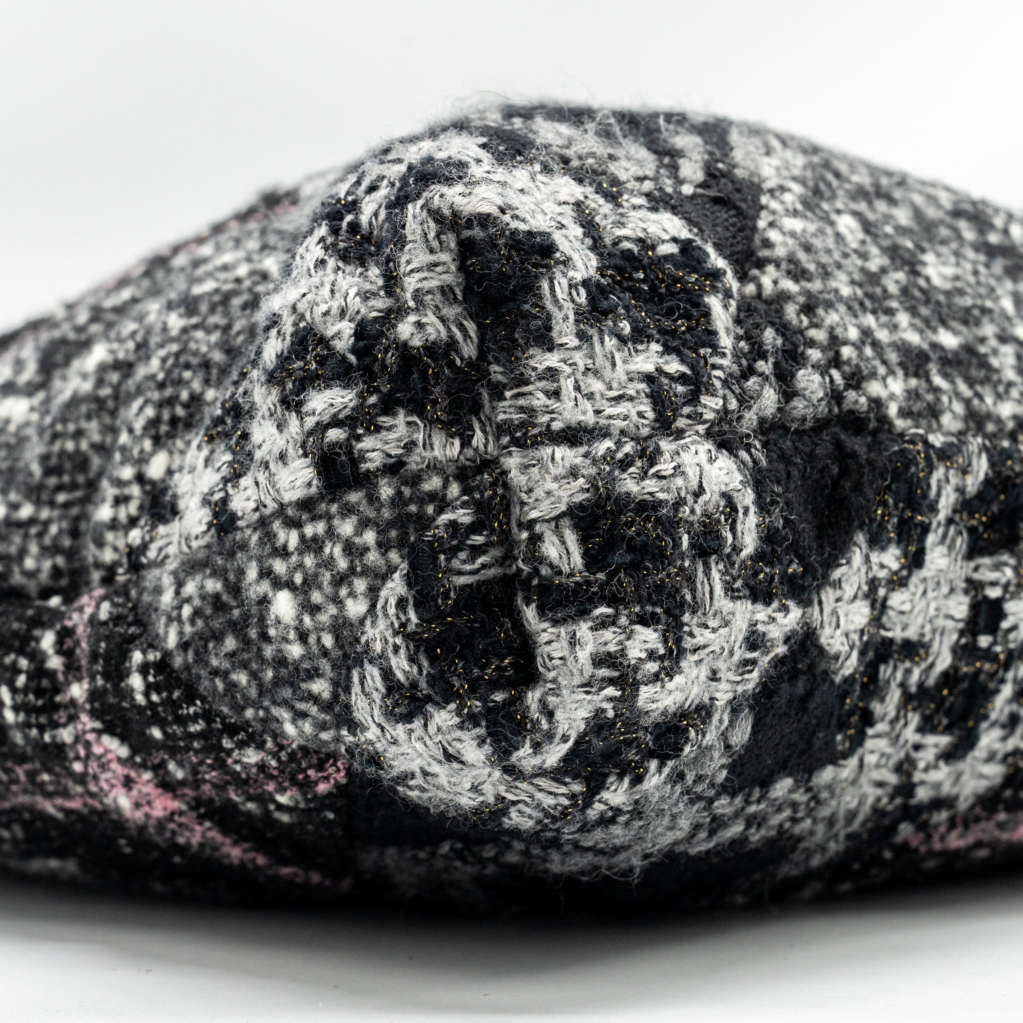 CHANEL MEDIUM 22 BAG FABRIC / TWEED MULTICOLOUR GHW (MICROCHIP)