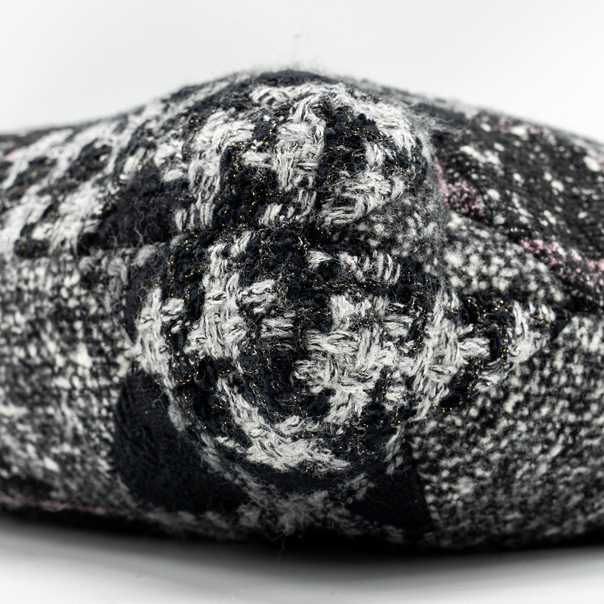 CHANEL MEDIUM 22 BAG FABRIC / TWEED MULTICOLOUR GHW (MICROCHIP)