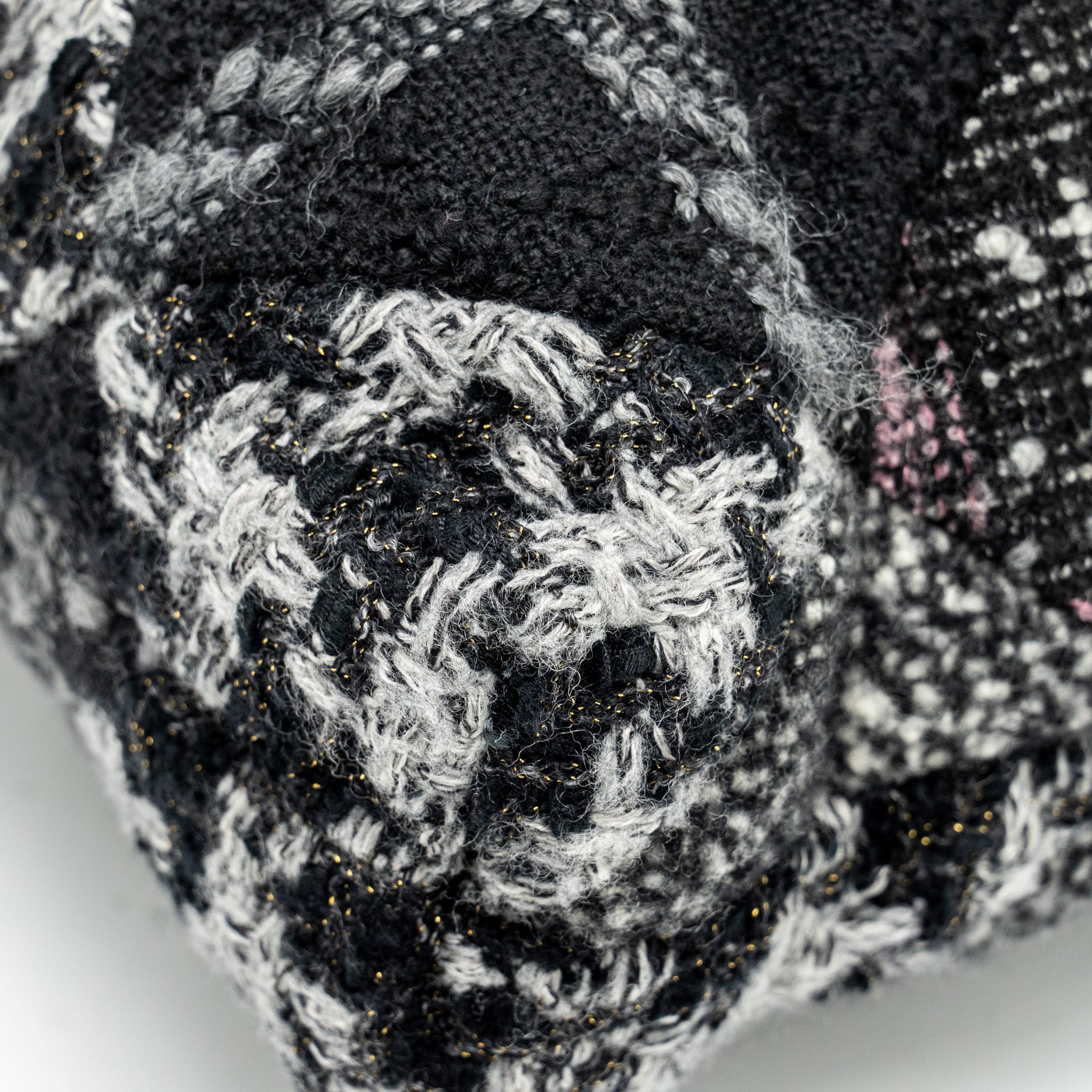 CHANEL MEDIUM 22 BAG FABRIC / TWEED MULTICOLOUR GHW (MICROCHIP)
