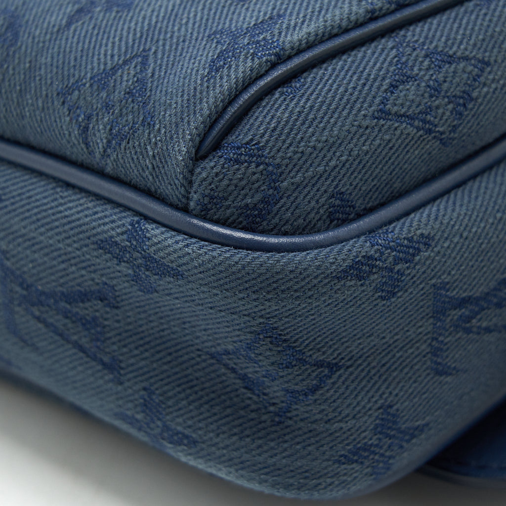 LOUIS VUITTON OUTDOOR BUMBAG DENIM NAVY