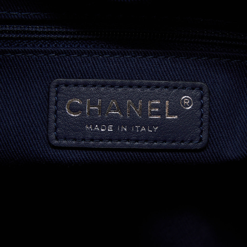 CHANEL PM DEAUVILLE TOTE BAG CANVAS NAVY SHW (MICROCHIP)