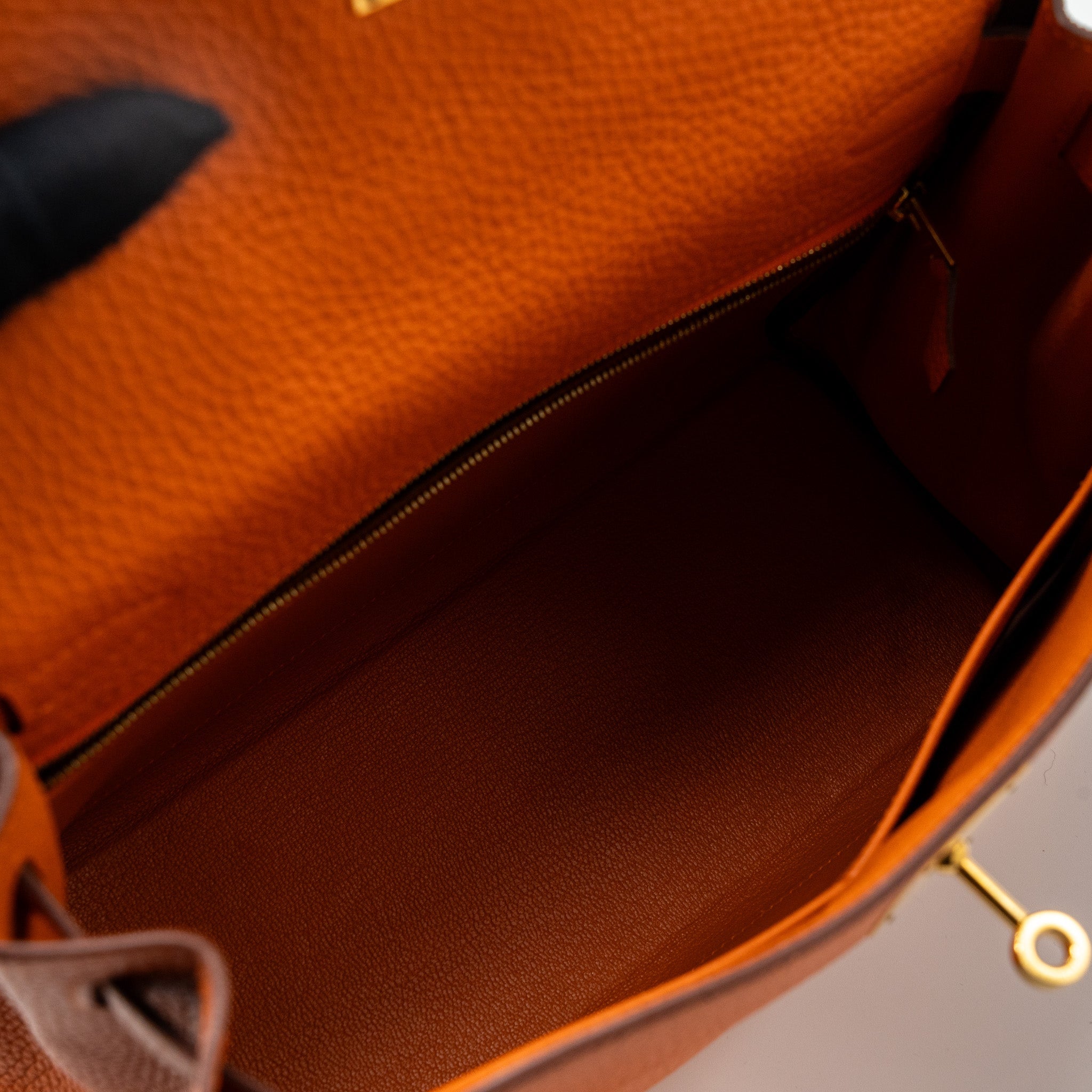 HERMES KELLY 28 CLEMENCE LEATHER 93 ORANGE GHW