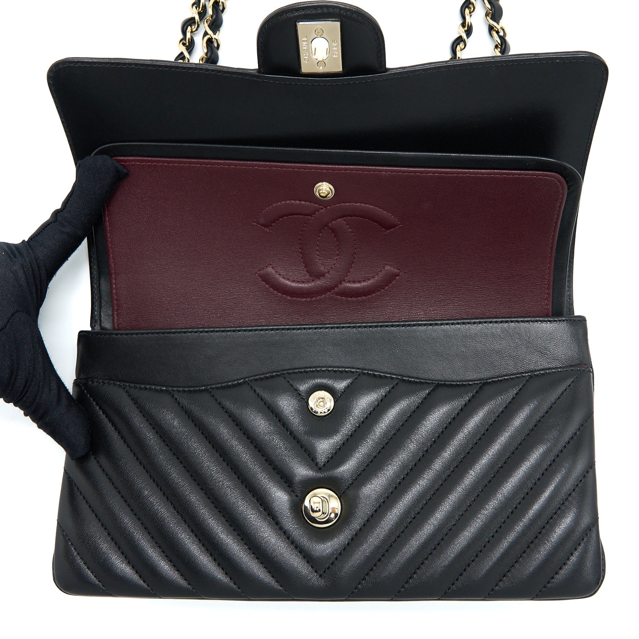 CHANEL MEDIUM CHEVRON CLASSIC DOUBLE FLAP LAMBSKIN BLACK LGHW