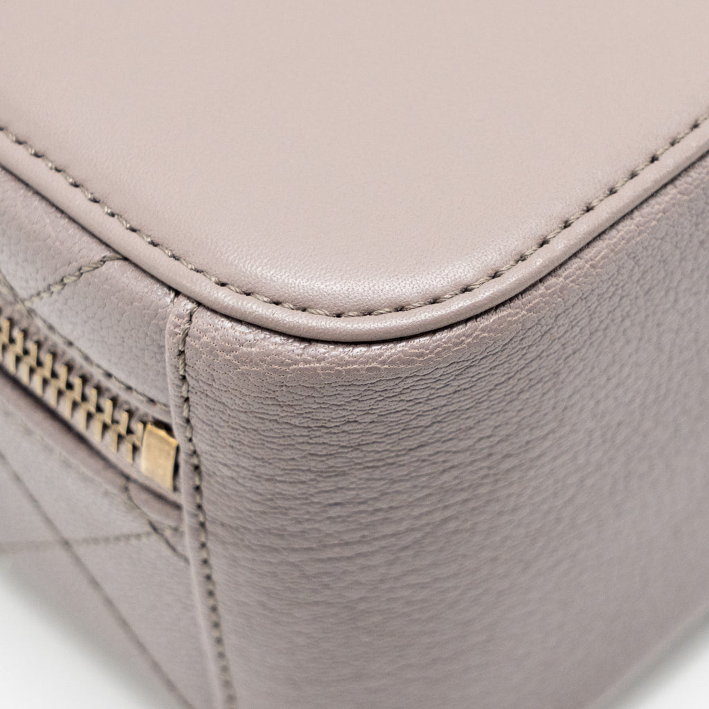 CHANEL COCO CURVE VANITY BAG WITH TOP HANDLE CALFSKIN GREY GHW