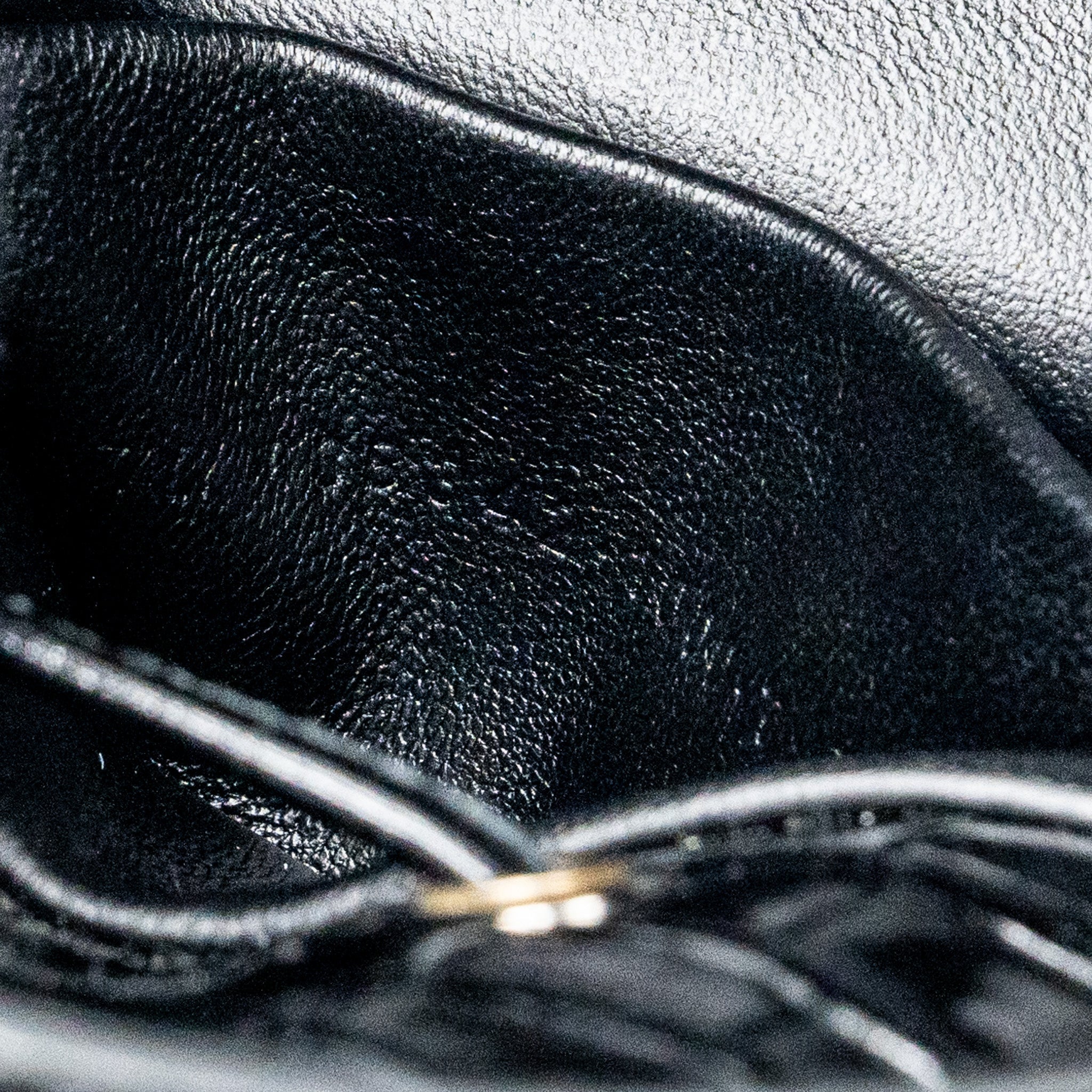 BALENCIAGA XS EVERYDAY DRAWSTRING BUCKET BAG BLACK SHW