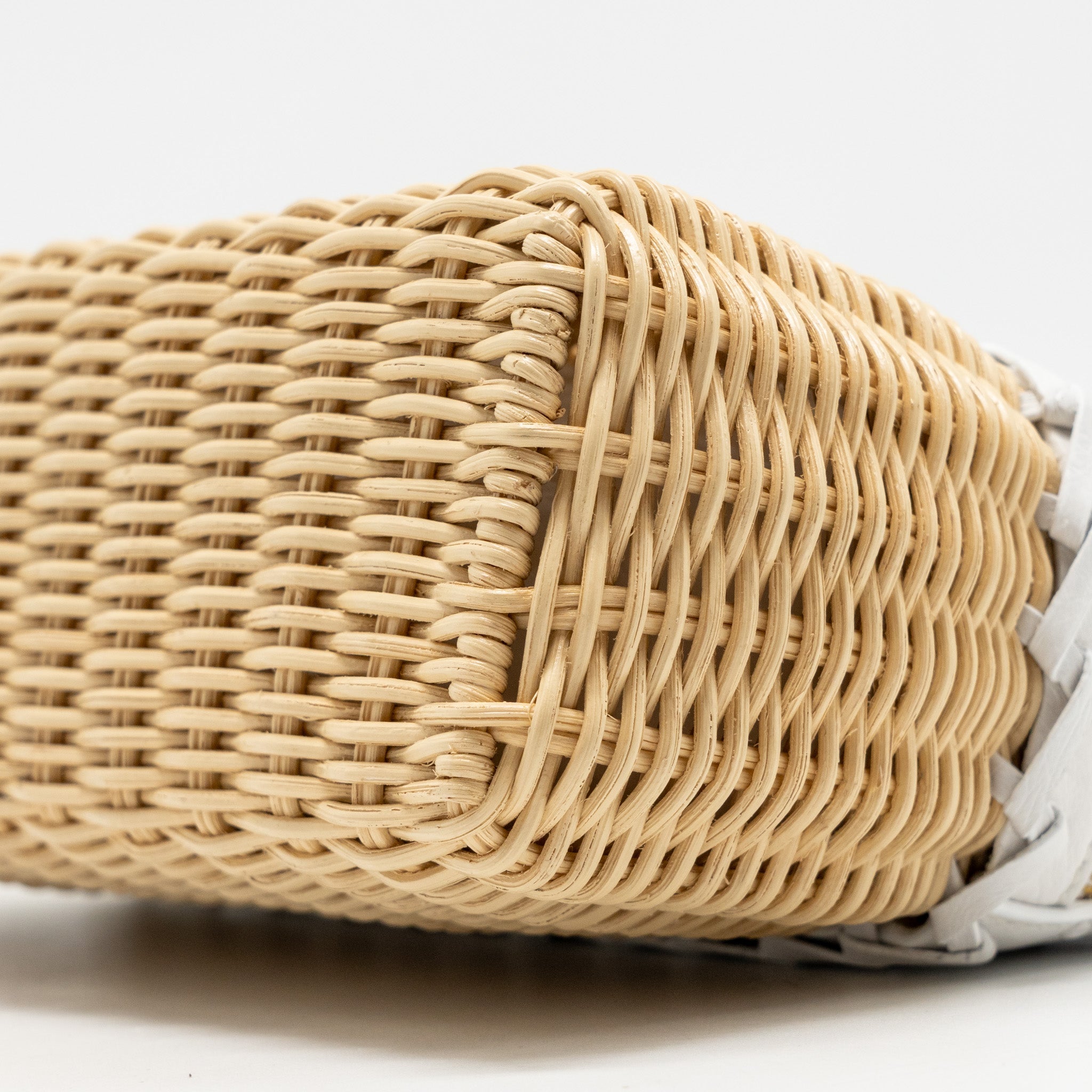 LORO PIANA EXTRA POCKET L19 EAST-WEST RAFFIA OSTRICH WHITE GHW