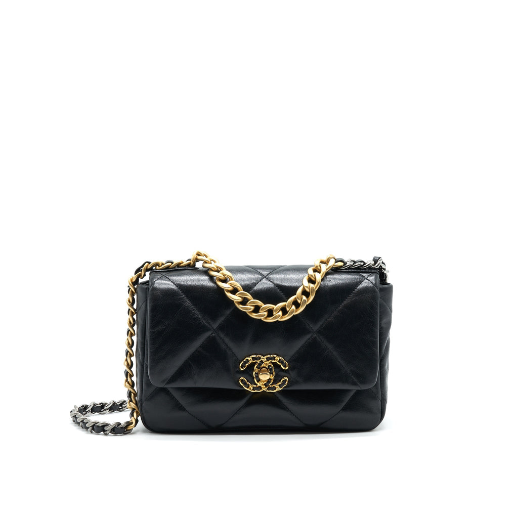 CHANEL 19 SMALL IN BLACK GOATSKIN LEATHER