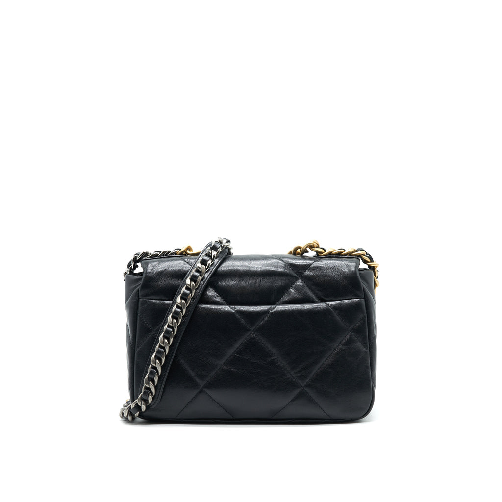 CHANEL 19 SMALL IN BLACK GOATSKIN LEATHER