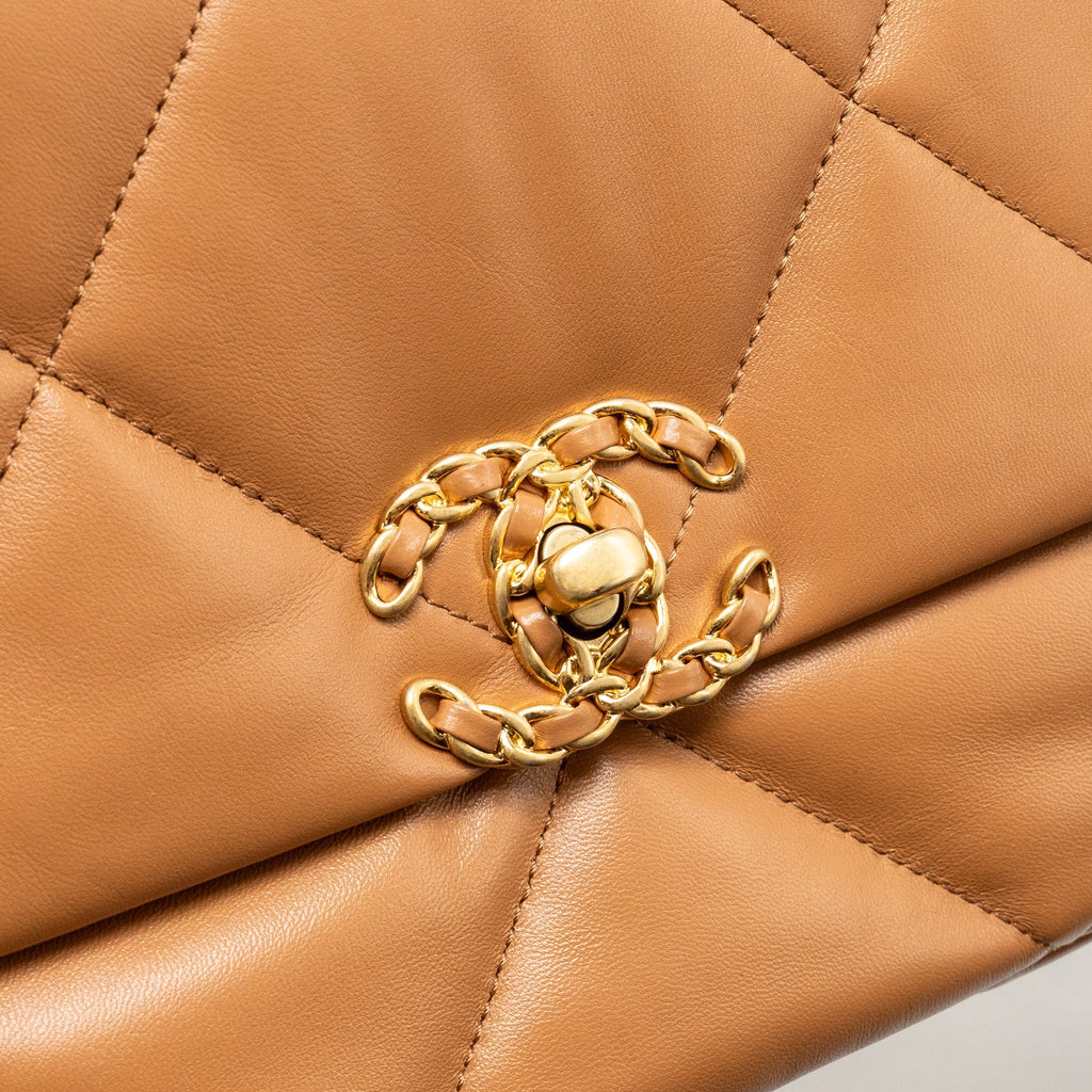 CHANEL SMALL 19 BAG LAMBSKIN CARAMEL MULTICOLOURED HARDWARE (MICROCHIP)