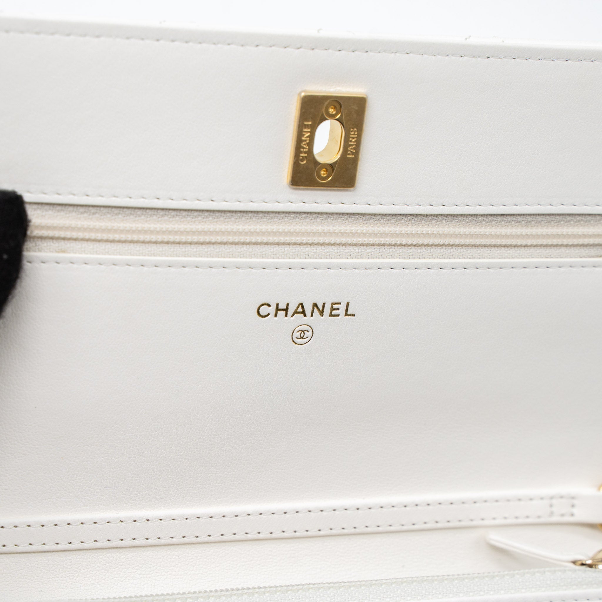 CHANEL PEARL CRUSH WALLET ON CHAIN LAMBSKIN WHITE GHW (MICROCHIP)