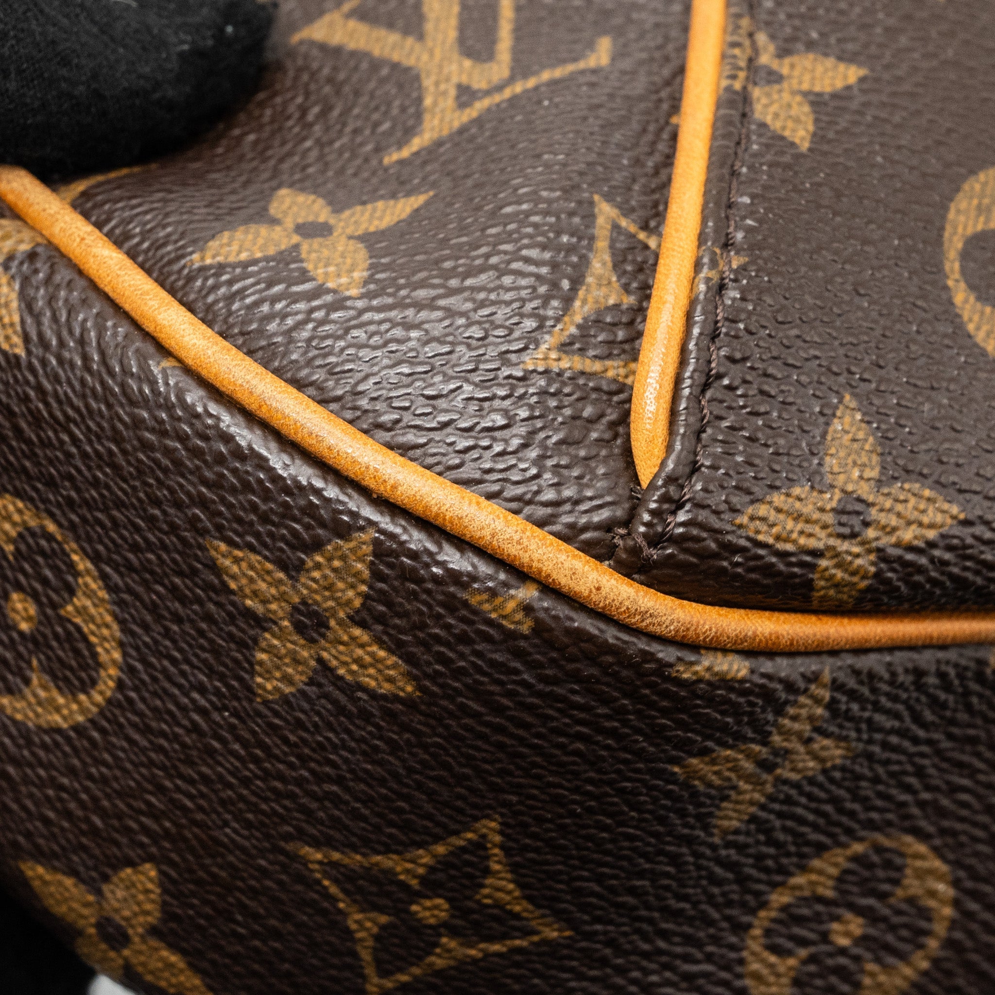 LOUIS VUITTON THAMES GM SHOULDER BAG MONOGRAM CANVAS GHW