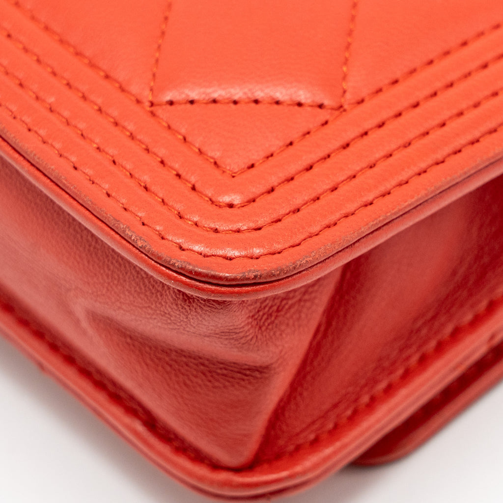 CHANEL BOY WALLET ON CHAIN LAMBSKIN RED RUTHENIUM SILVER HARDWARE
