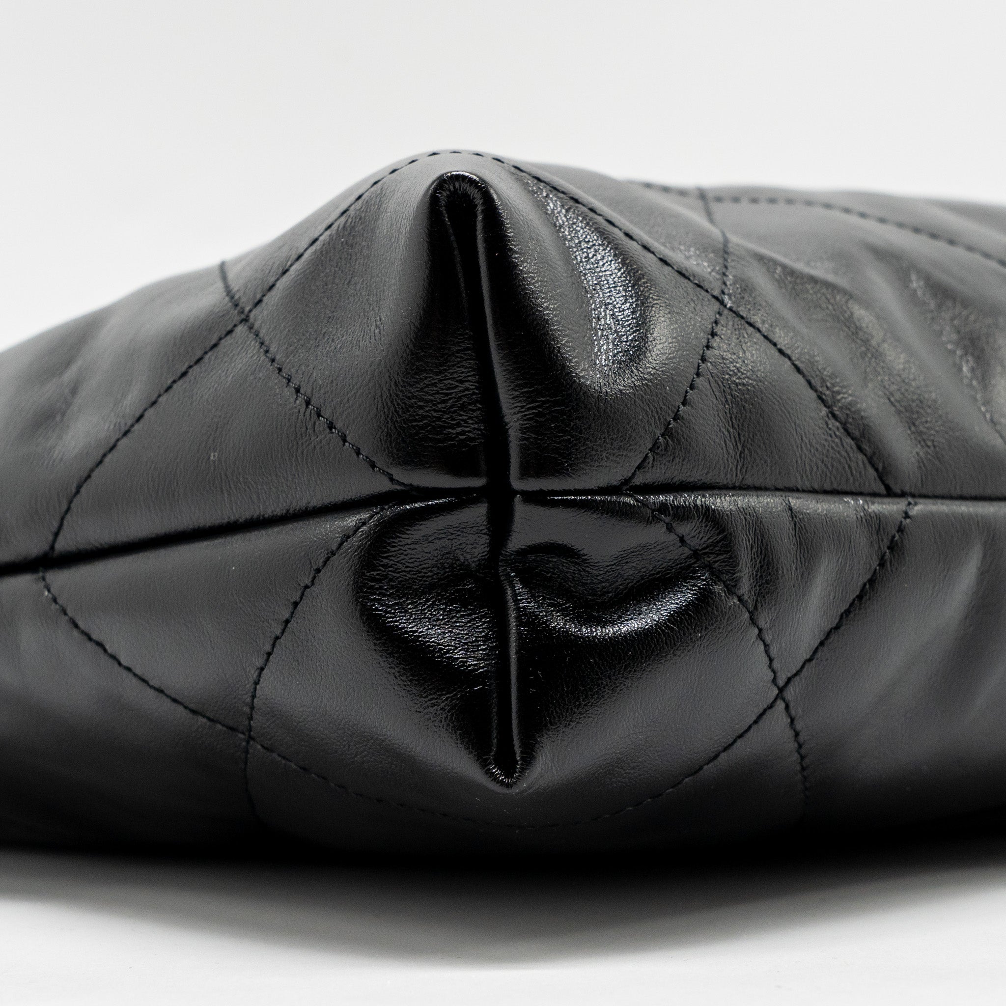 CHANEL SMALL 22 BAG SHINY CALFSKIN BLACK GHW(MICROCHIP)
