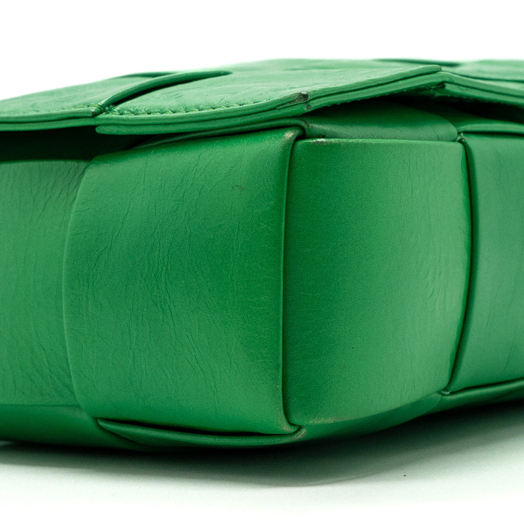 BOTTEGA VENETA CASSETTE LEATHER GREEN SHW