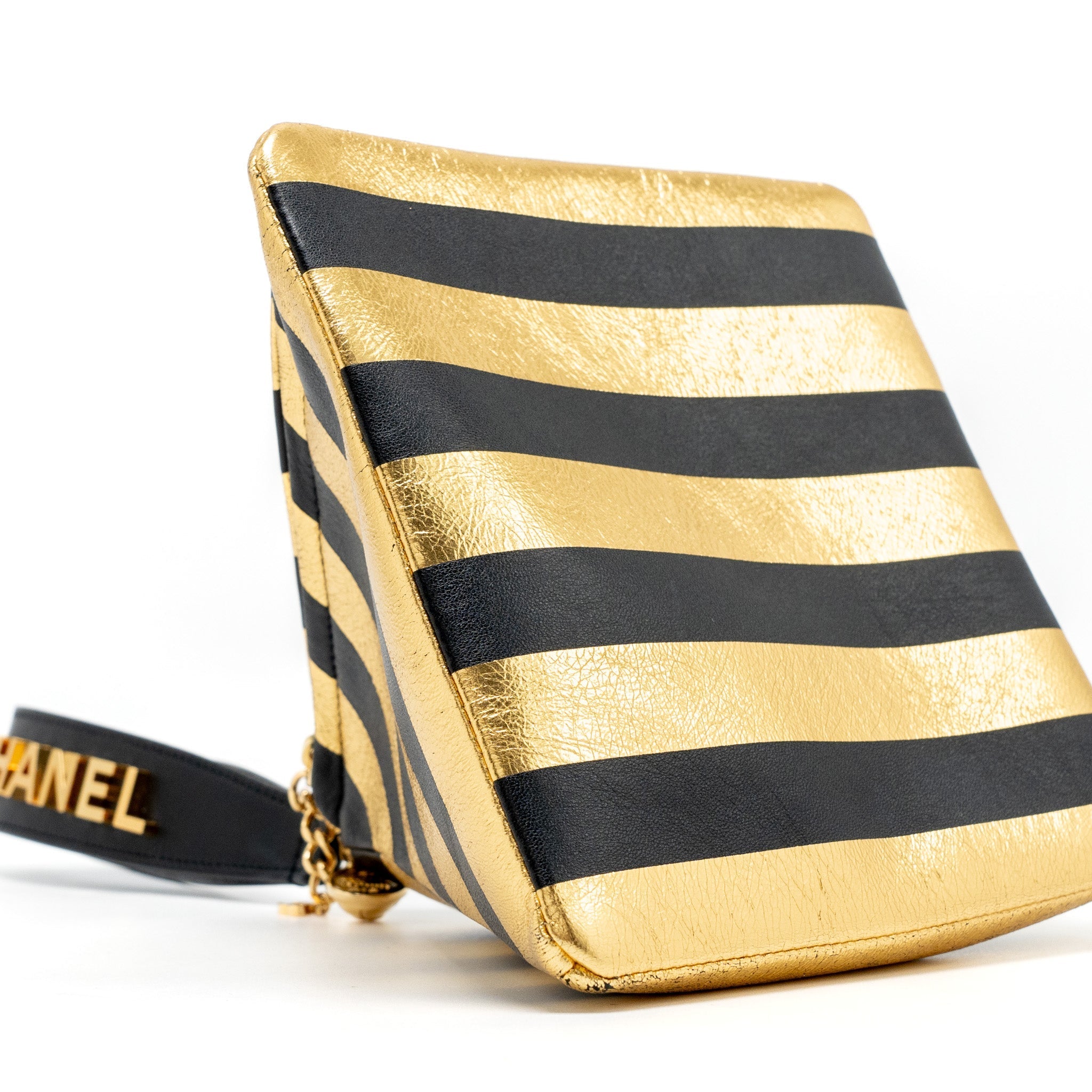 CHANEL 19A CC KHEOPS MISCELLANEOUS PYRAMID CLUTCH LAMBSKIN/METALLIC GOLD/ BLACK GHW