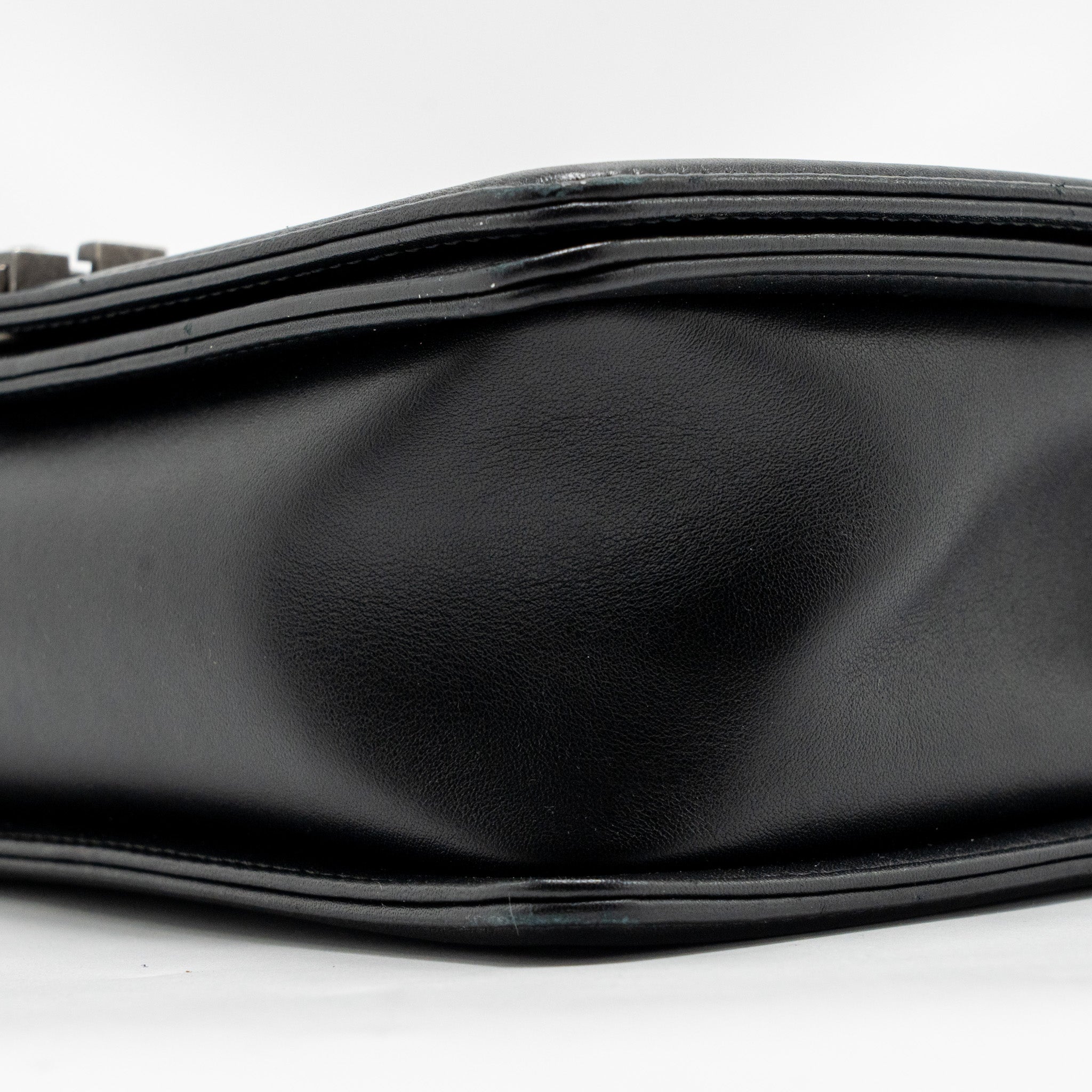 CHANEL NEW MEDIUM BOY BAG CALFSKIN BLACK RUTHENIUM HARDWARE