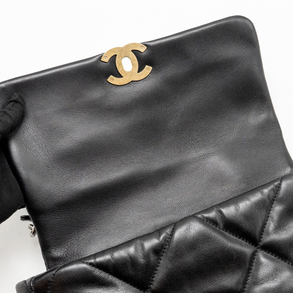 CHANEL LARGE 19 BAG GOATSKIN BLACK GHW