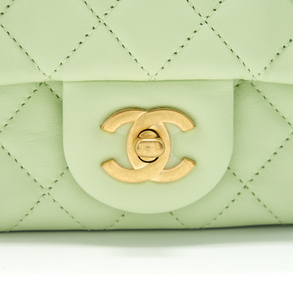 CHANEL 22C PEARL CRUSH MINI SQUARE FLAP BAG LIGHT GREEN