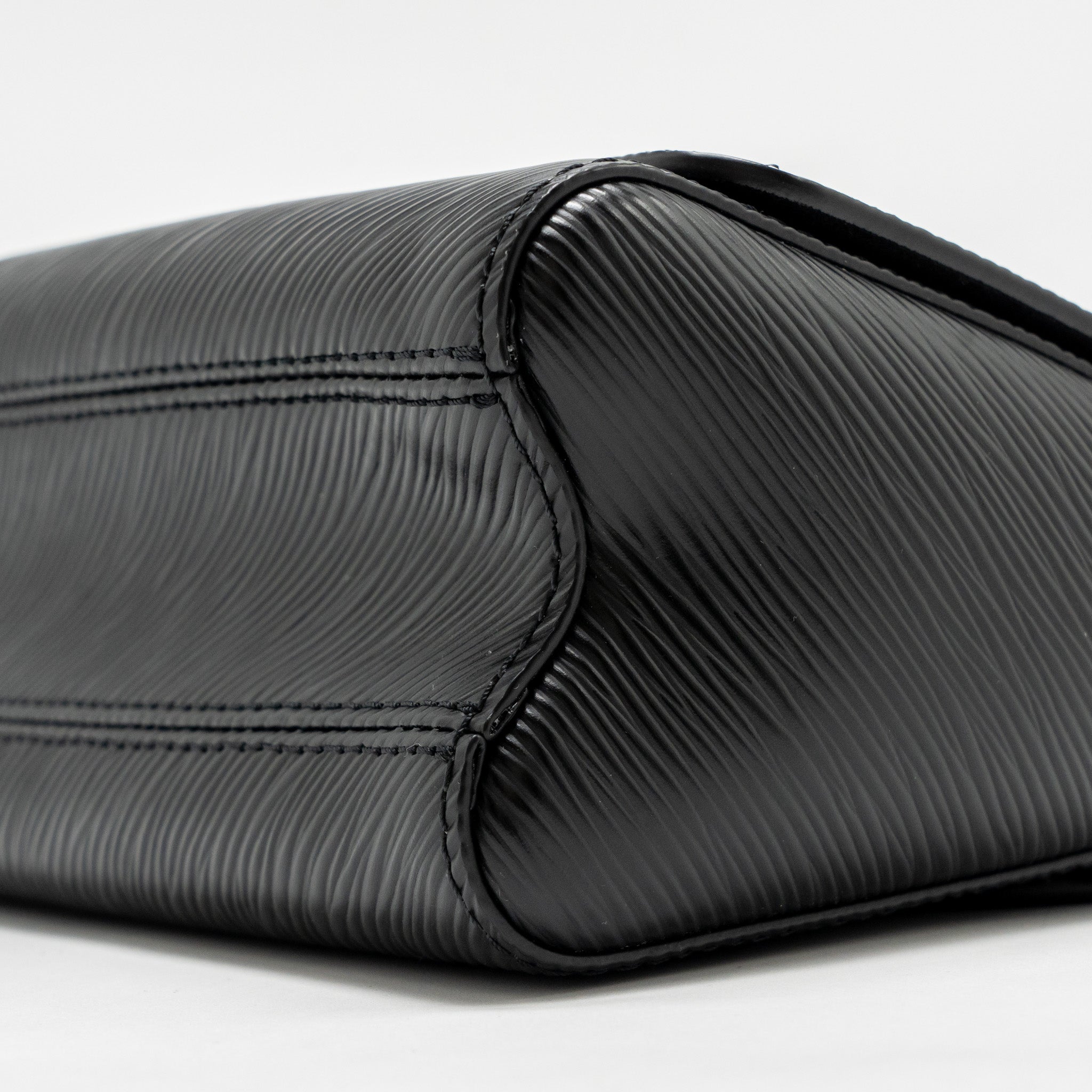LOUIS VUITTON TWIST PM EPI LEATHER BLACK SHW
