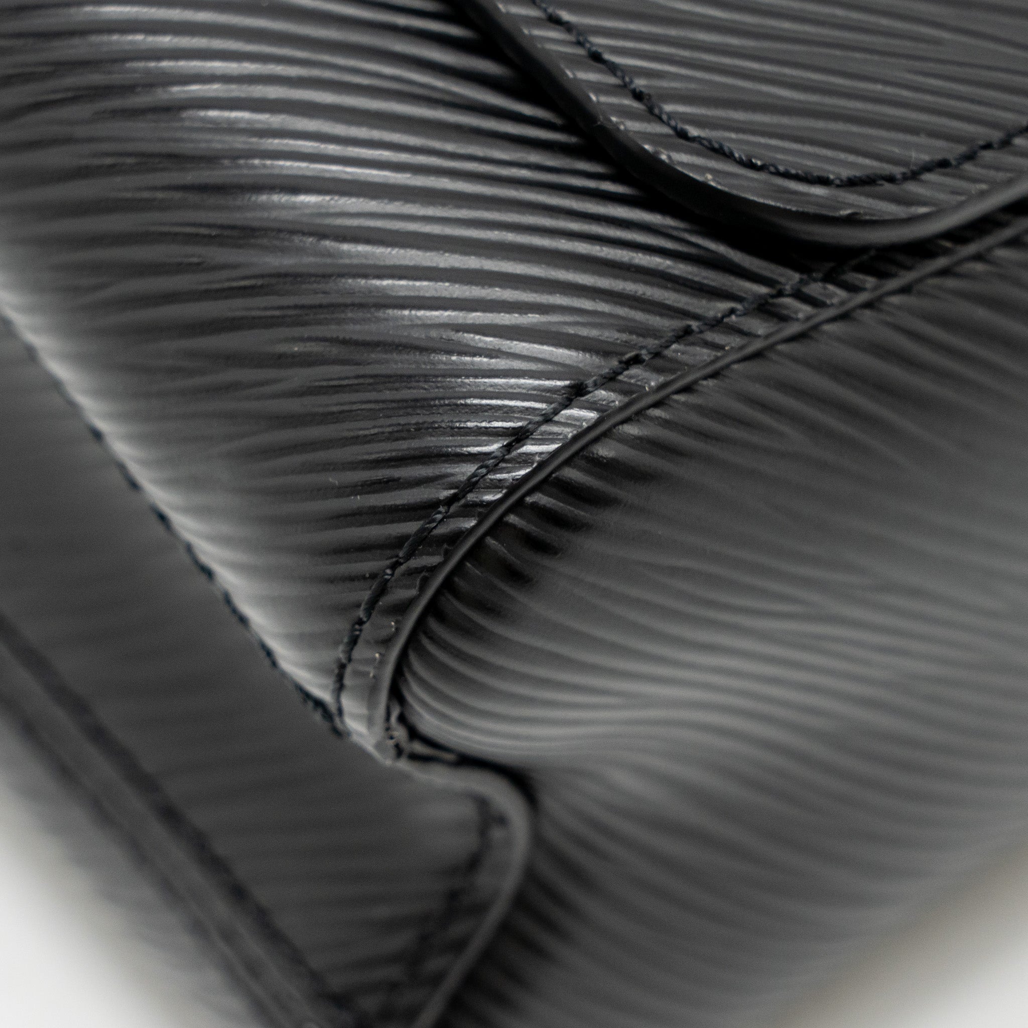 LOUIS VUITTON TWIST PM EPI LEATHER BLACK SHW