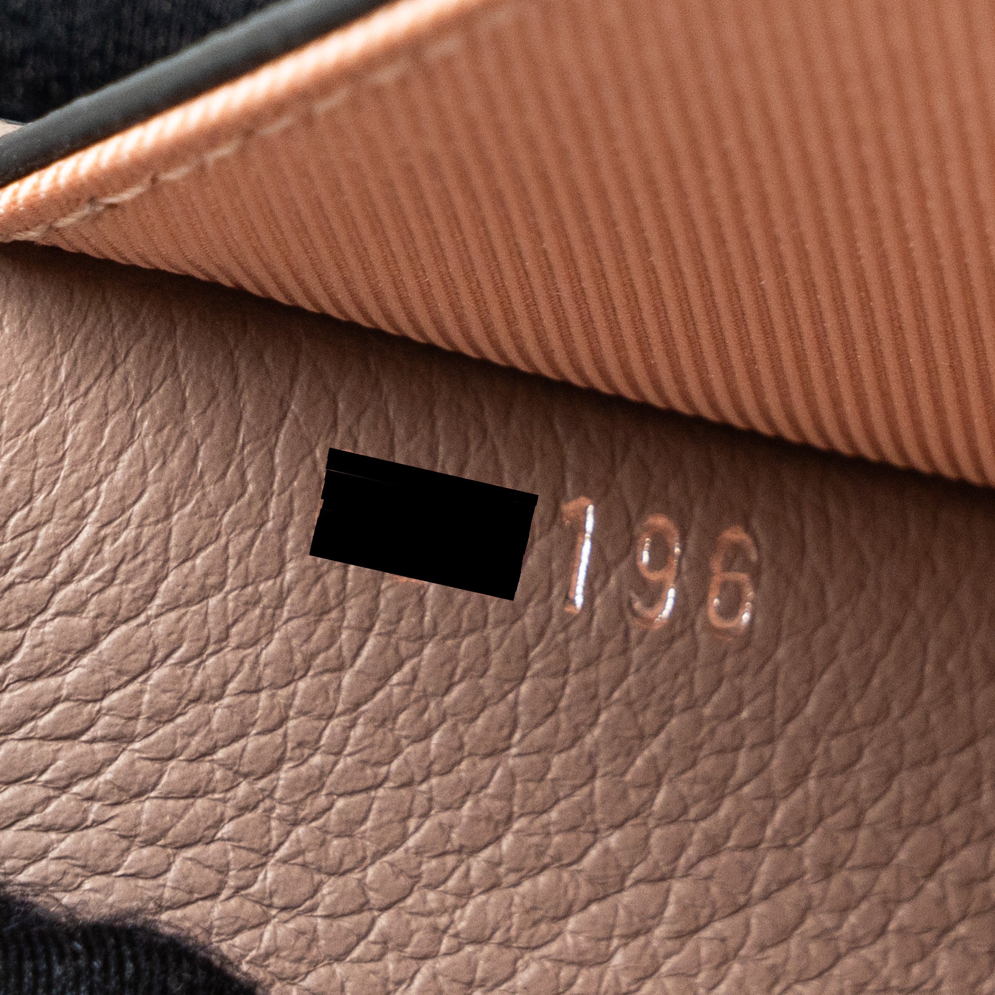 LOUIS VUITTON LOCK ME II BB CALFSKIN MULTICOLOR SHW