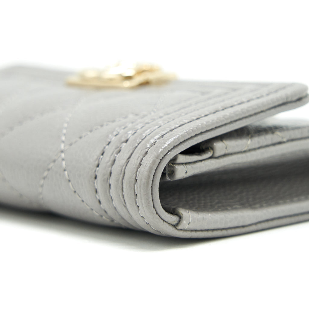 CHANEL BOY FLAP CARD HOLDER CAVIAR LIGHT GREY LGHW