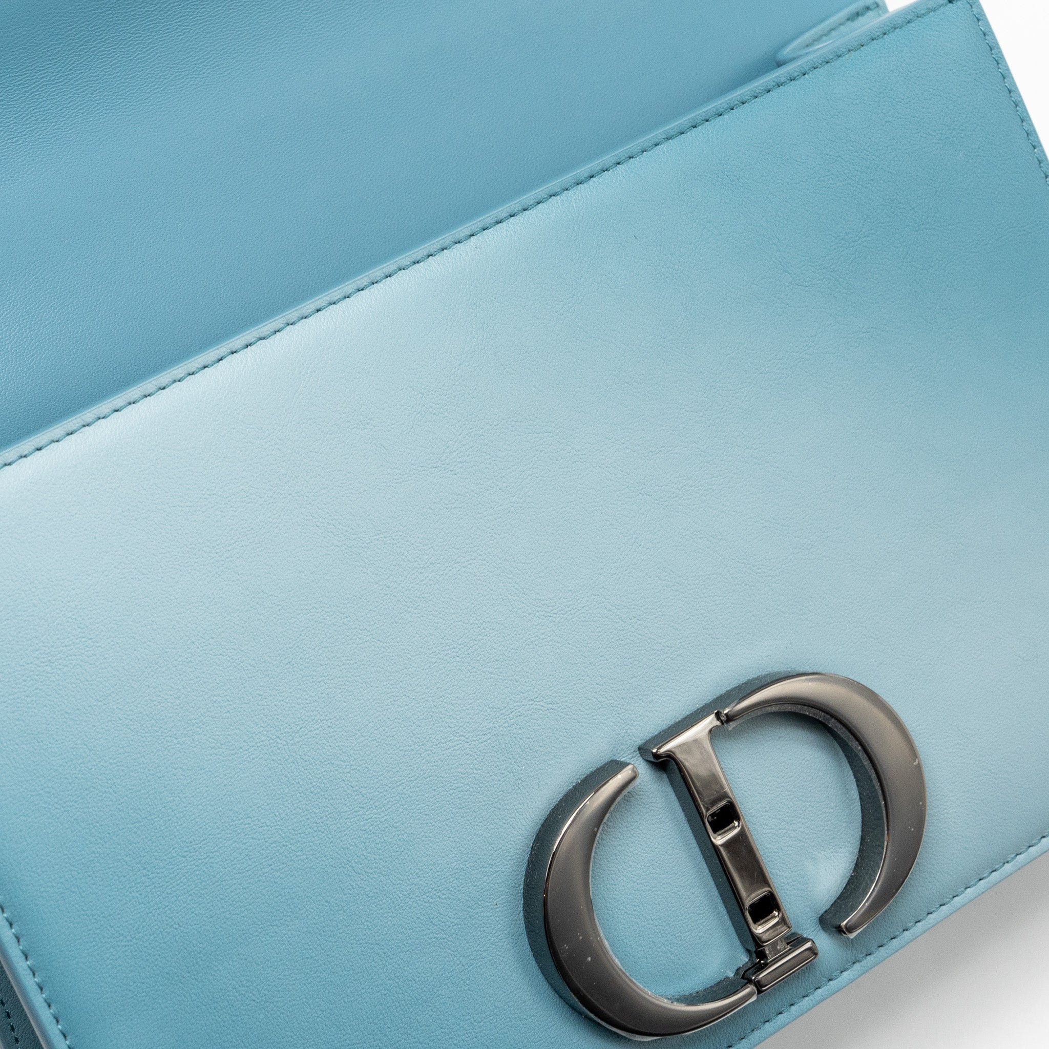 DIOR 30 MONTAIGNE MEDIUM FLAP BAG CALFSKIN GRADIENT BLUE WITH BLACK HARDWARE