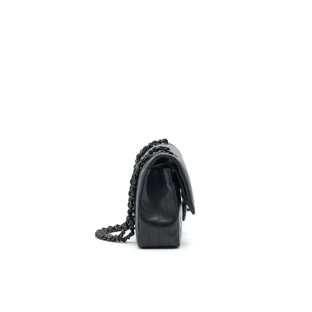 CHANEL CHEVRON MEDIUM CLASSIC DOUBLE FLAP BAG SO BLACK