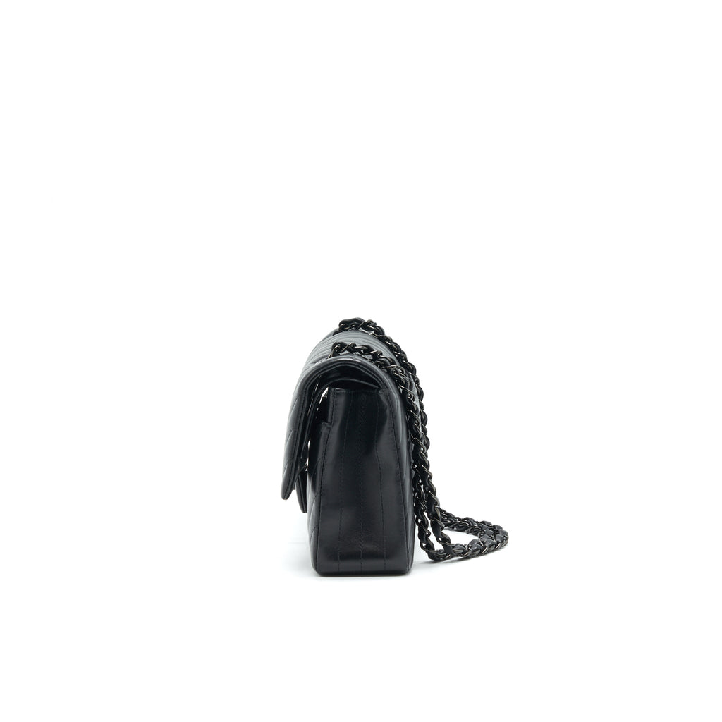 CHANEL CHEVRON MEDIUM CLASSIC DOUBLE FLAP BAG SO BLACK