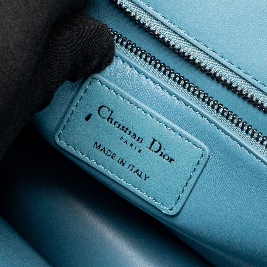DIOR 30 MONTAIGNE MEDIUM FLAP BAG CALFSKIN GRADIENT BLUE WITH BLACK HARDWARE
