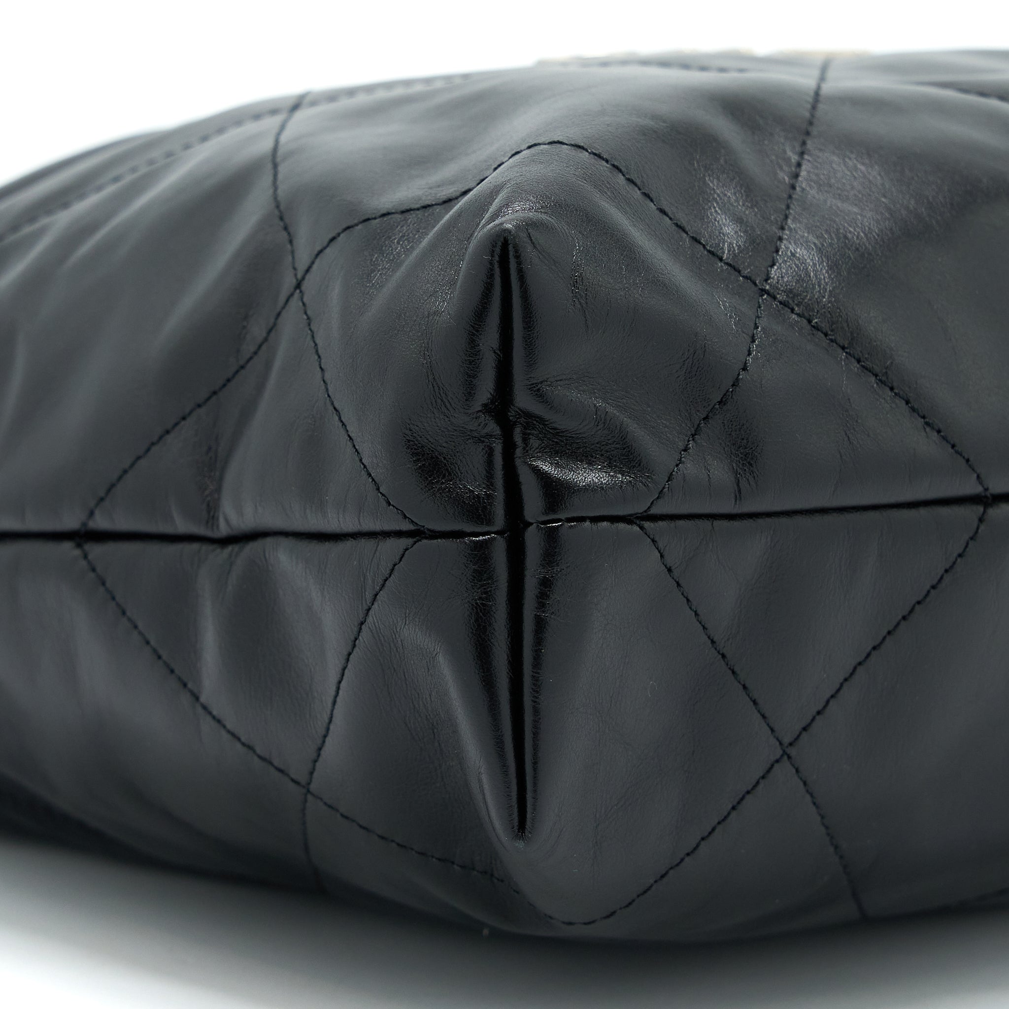CHANEL SMALL 22 BAG CALFSKIN BLACK SHW(MICROCHIP)