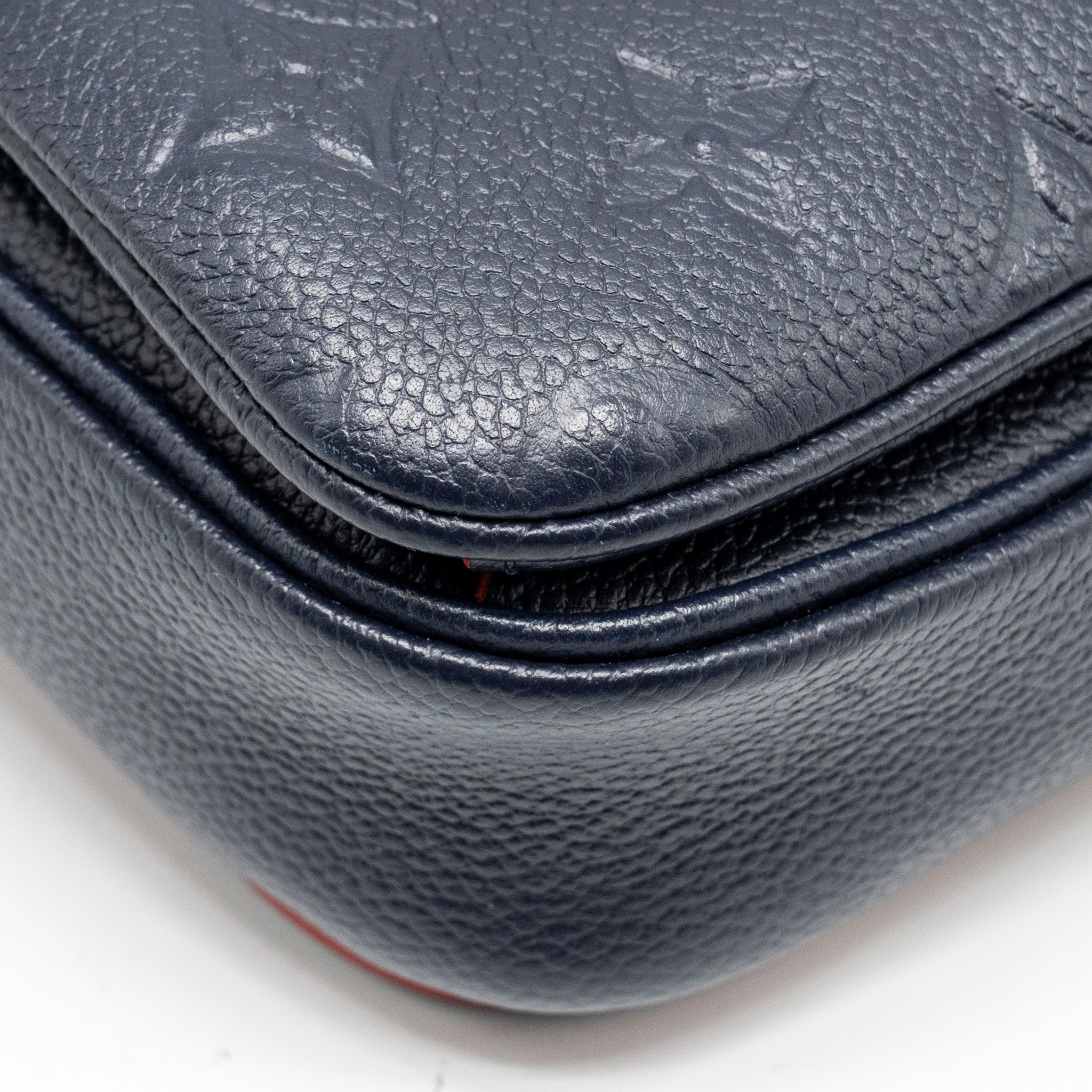 LOUIS VUITTON POCHETTE METIS MONOGRAM EMPREINETE NAVY GHW