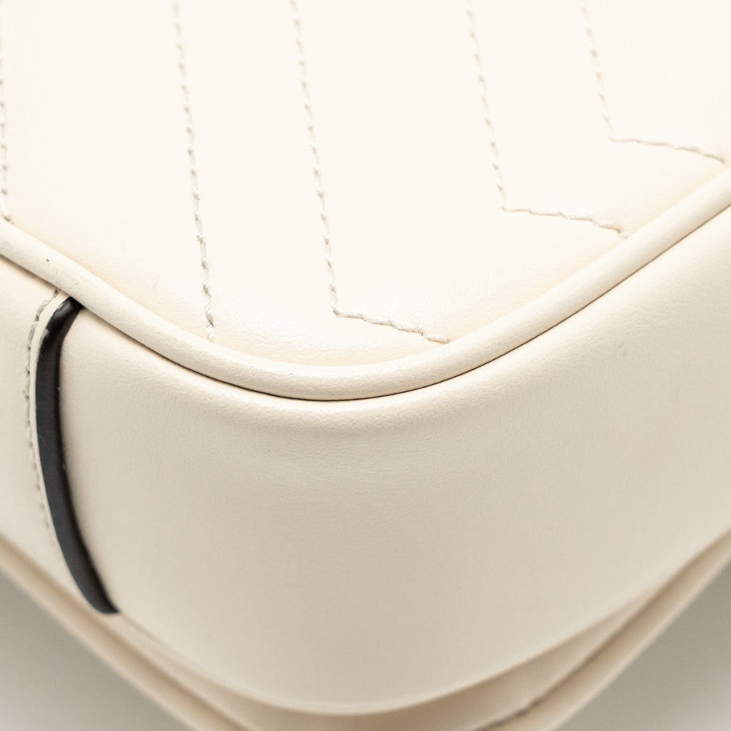 GUCCI MEDIUM GG MARMONT SHOULDER BAG WHITE MATELASSE CHEVRON LEATHER WITH WHITE HARDWARE
