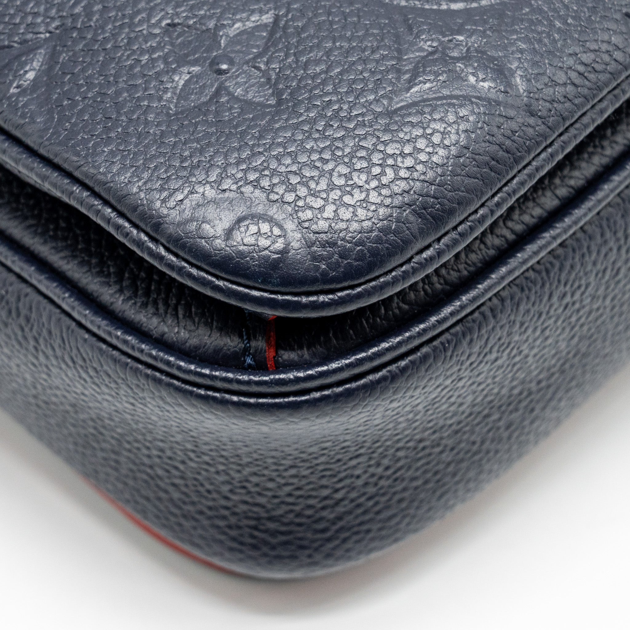 LOUIS VUITTON POCHETTE METIS MONOGRAM EMPREINETE NAVY GHW