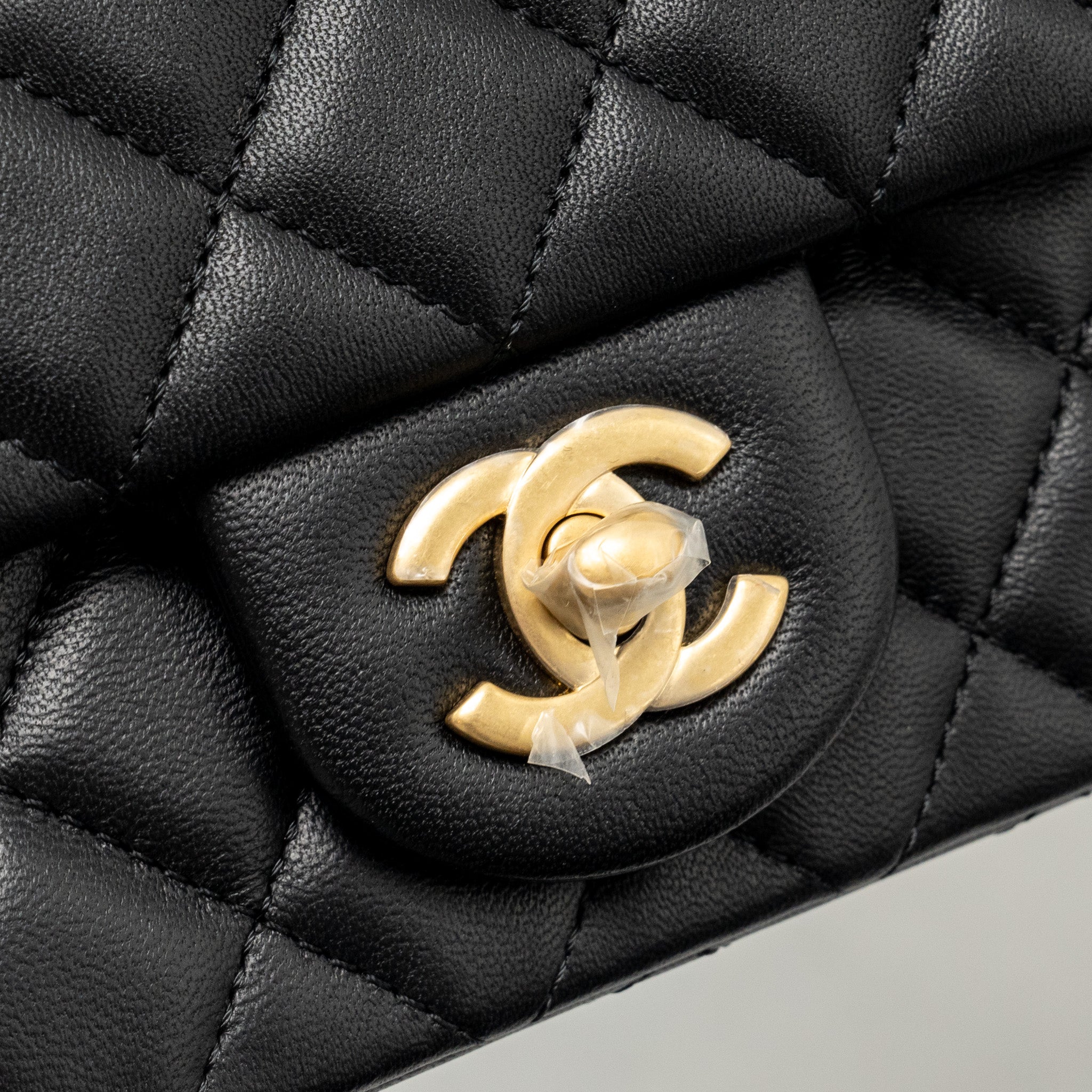 CHANEL 25P CAMELLIA ADJUSTABLE CHAIN FLAP BAG LAMBSKIN BLACK GHW(MICROCHIP)