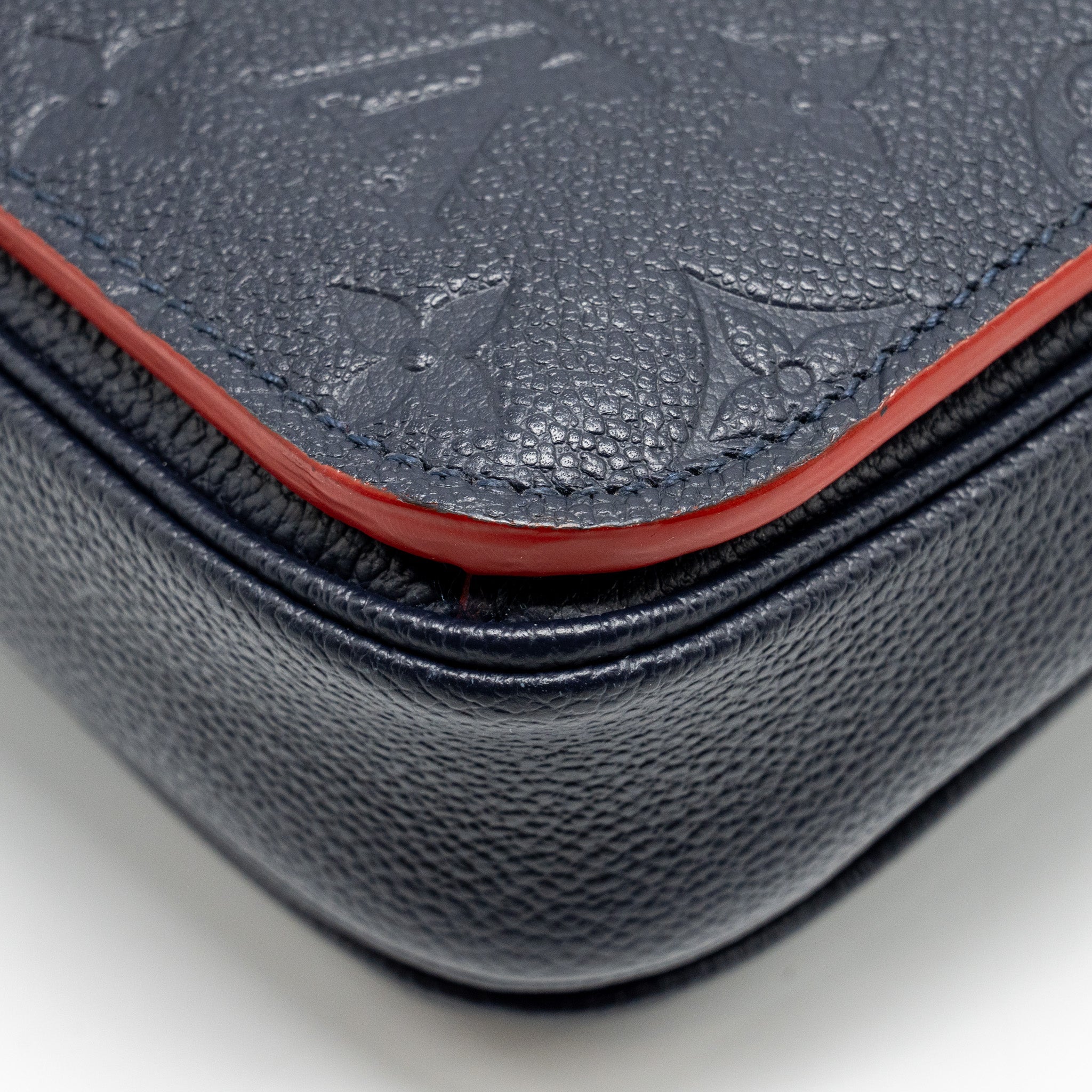 LOUIS VUITTON POCHETTE METIS MONOGRAM EMPREINETE NAVY GHW