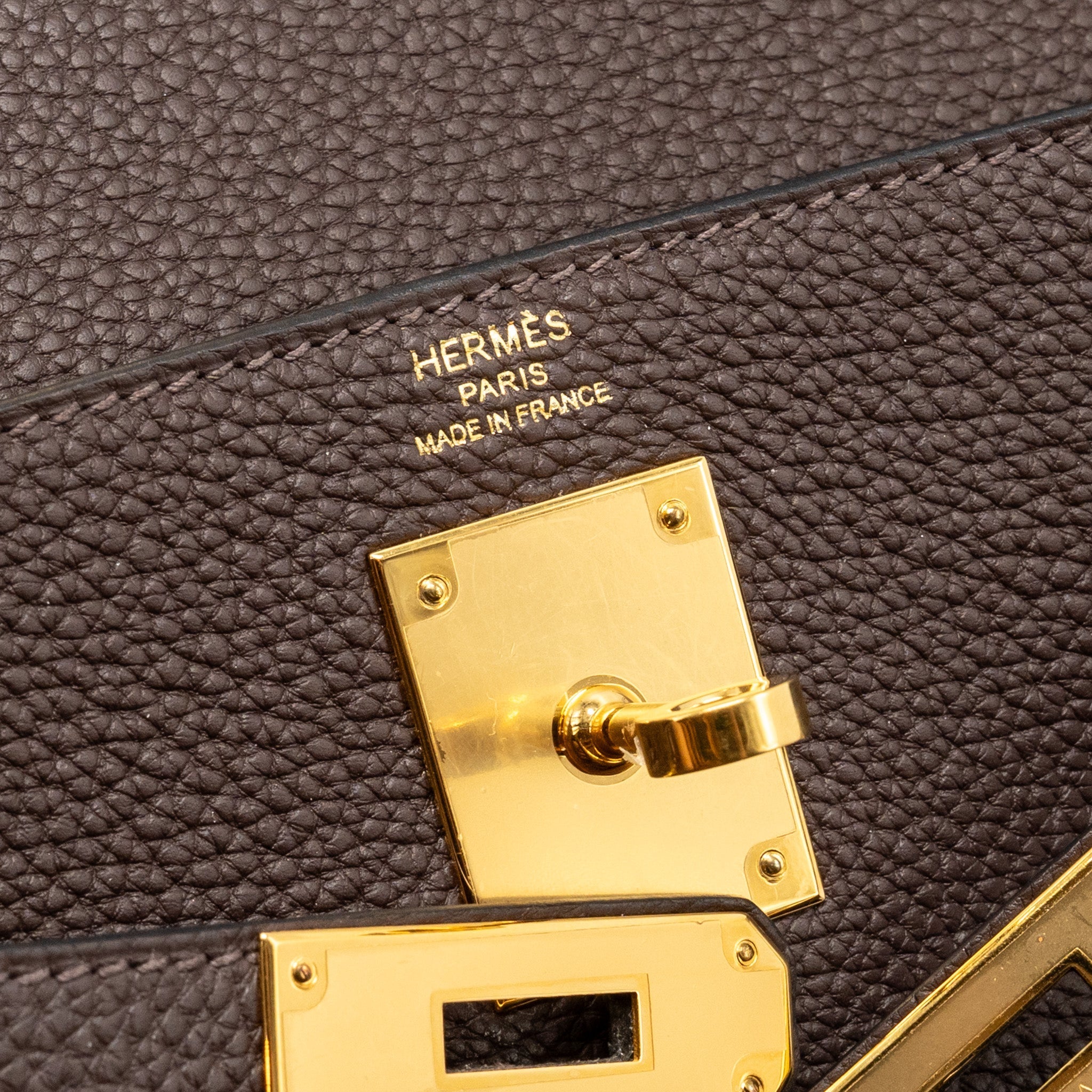 HERMES KELLY 28 TOGO CHOCOLATE GHW