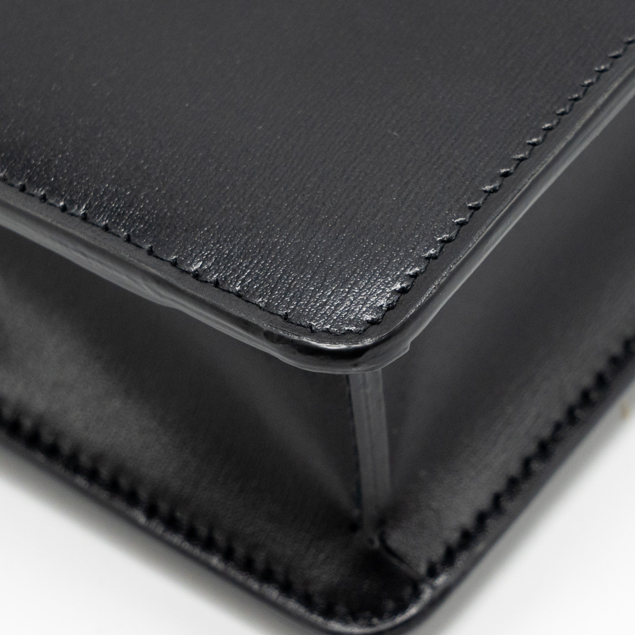CELINE TRIOMPHE WALLET ON CHAIN MARGO SHINY CALFSKIN BLACK GHW