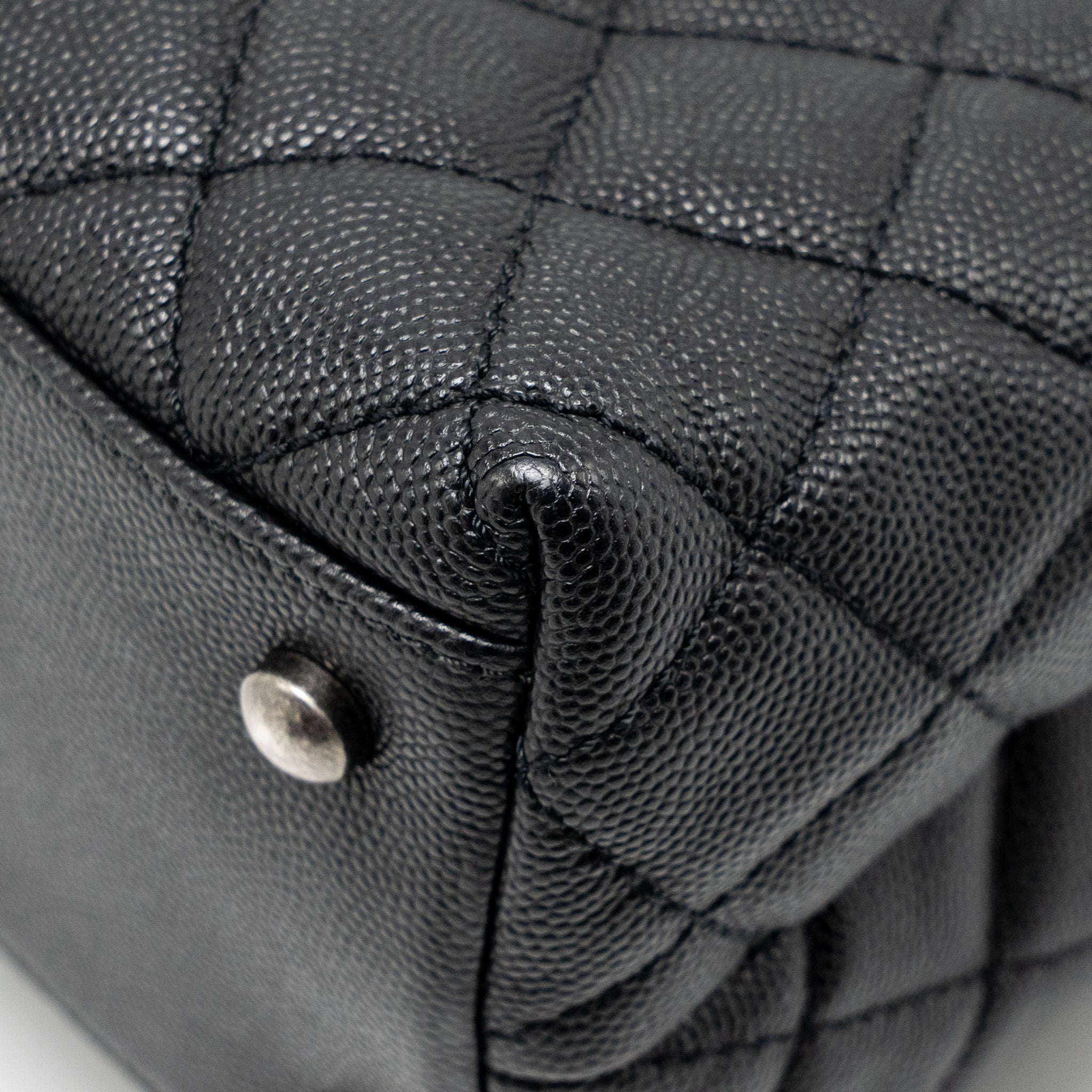 CHANEL MEDIUM COCO HANDLE CAVIAR/LIZARD HANDLE BLACK/BURGUNDY RUTHENIUM HARDWARE