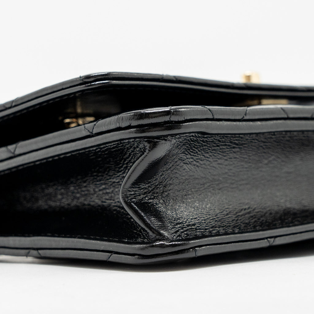 CHANEL WALLET ON CC DETAILED CHAIN SHINY LAMBSKIN BLACK GHW (MICROCHIP)