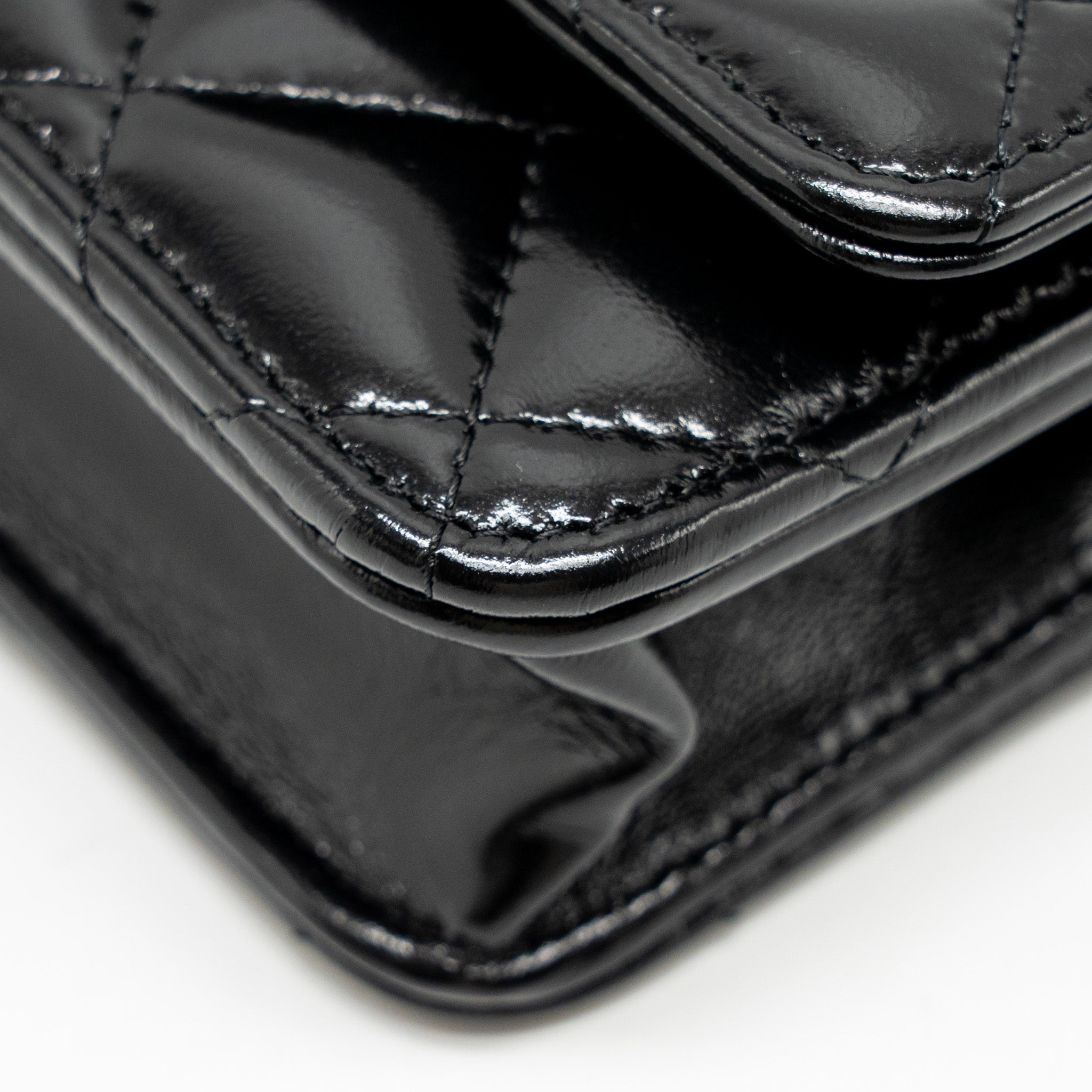 CHANEL WALLET ON CC DETAILED CHAIN SHINY LAMBSKIN BLACK GHW (MICROCHIP)