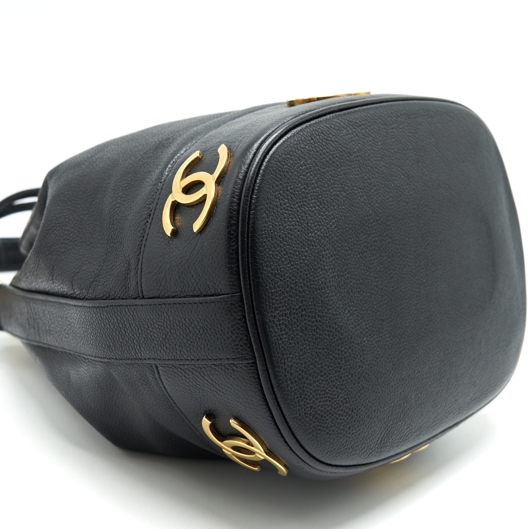 CHANEL VINTAGE CC LOGO PEARL CRUSH CAVIAR BUCKET BAG BLACK