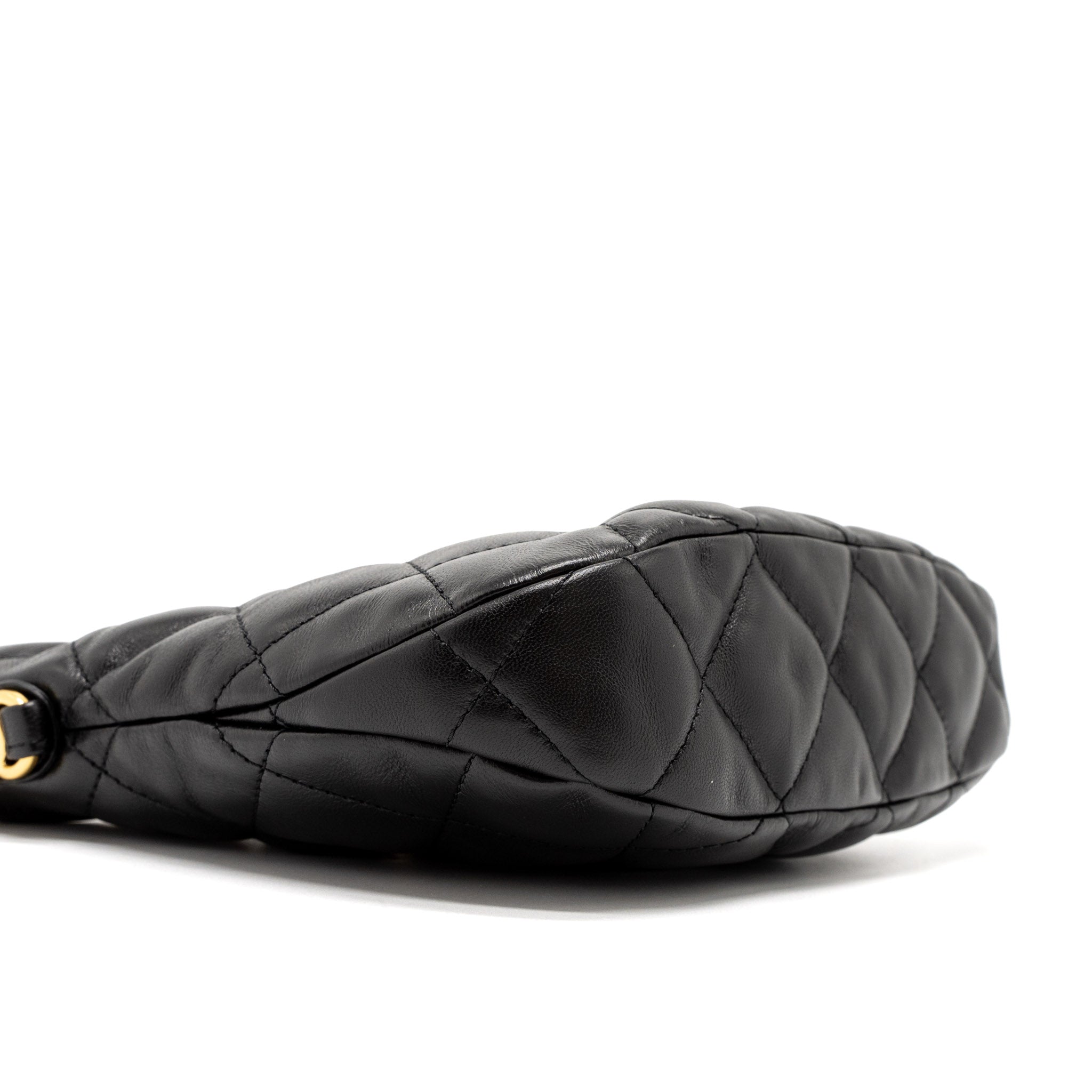 CHANEL 22K HOBO SHOULDER BAG LAMBSKIN BLACK GHW (MICROCHIP)