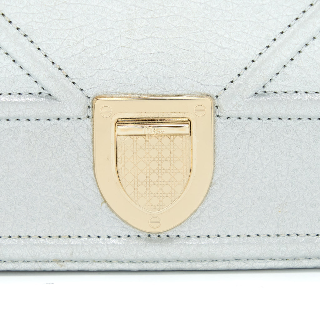 DIOR DIORAMA WALLET ON CHAIN CALFSKIN SILVER LGHW