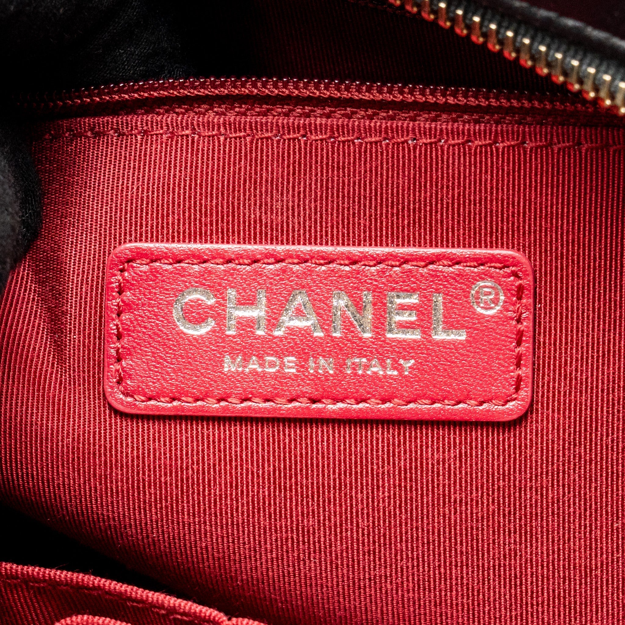 CHANEL GABRIELLE HOBO BAG AGED CALFSKIN BLACK MULTICOLOUR HARDWARE