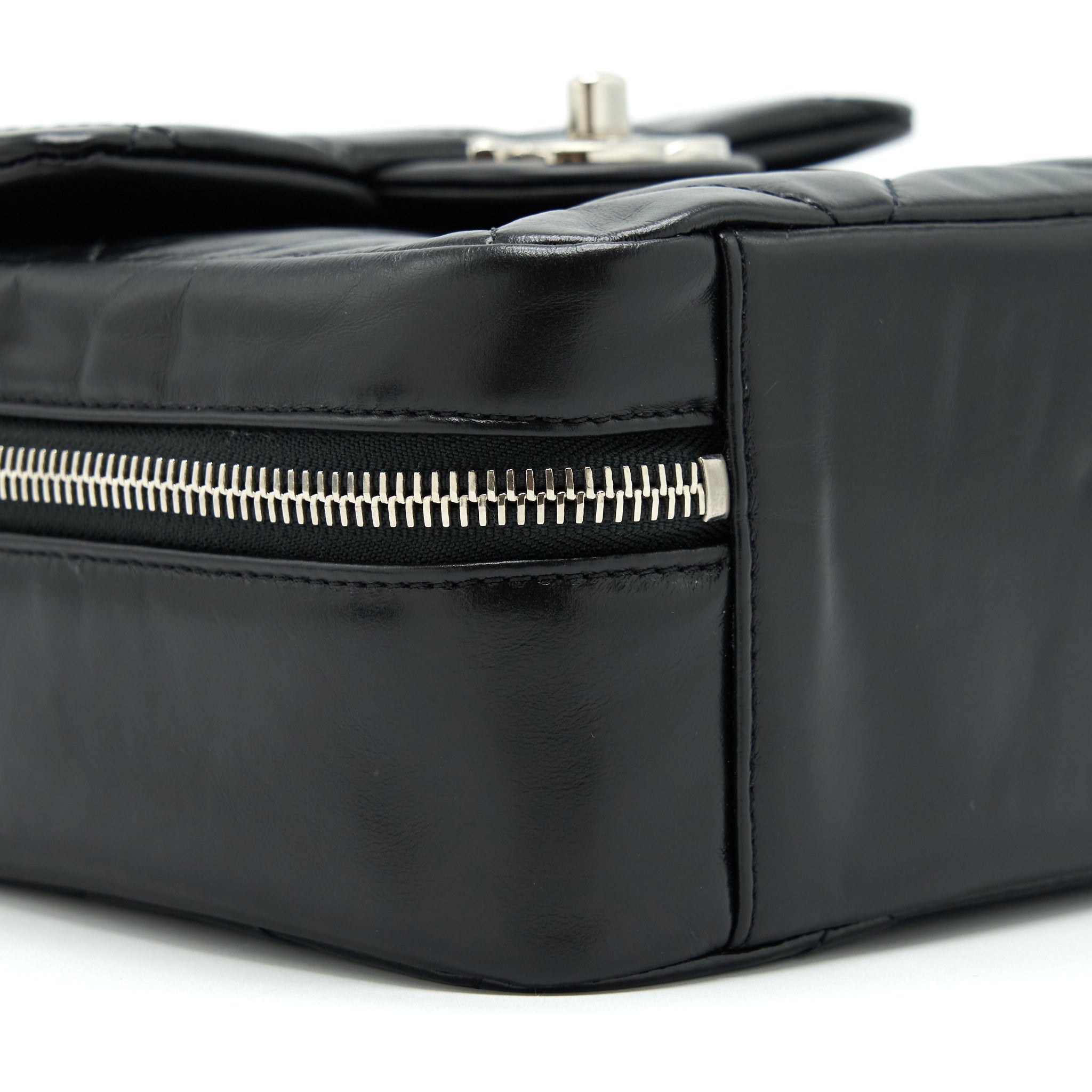 CHANEL QUILTED VERTICAL TOP HANDLE BAG CALFSKIN BLACK SHW