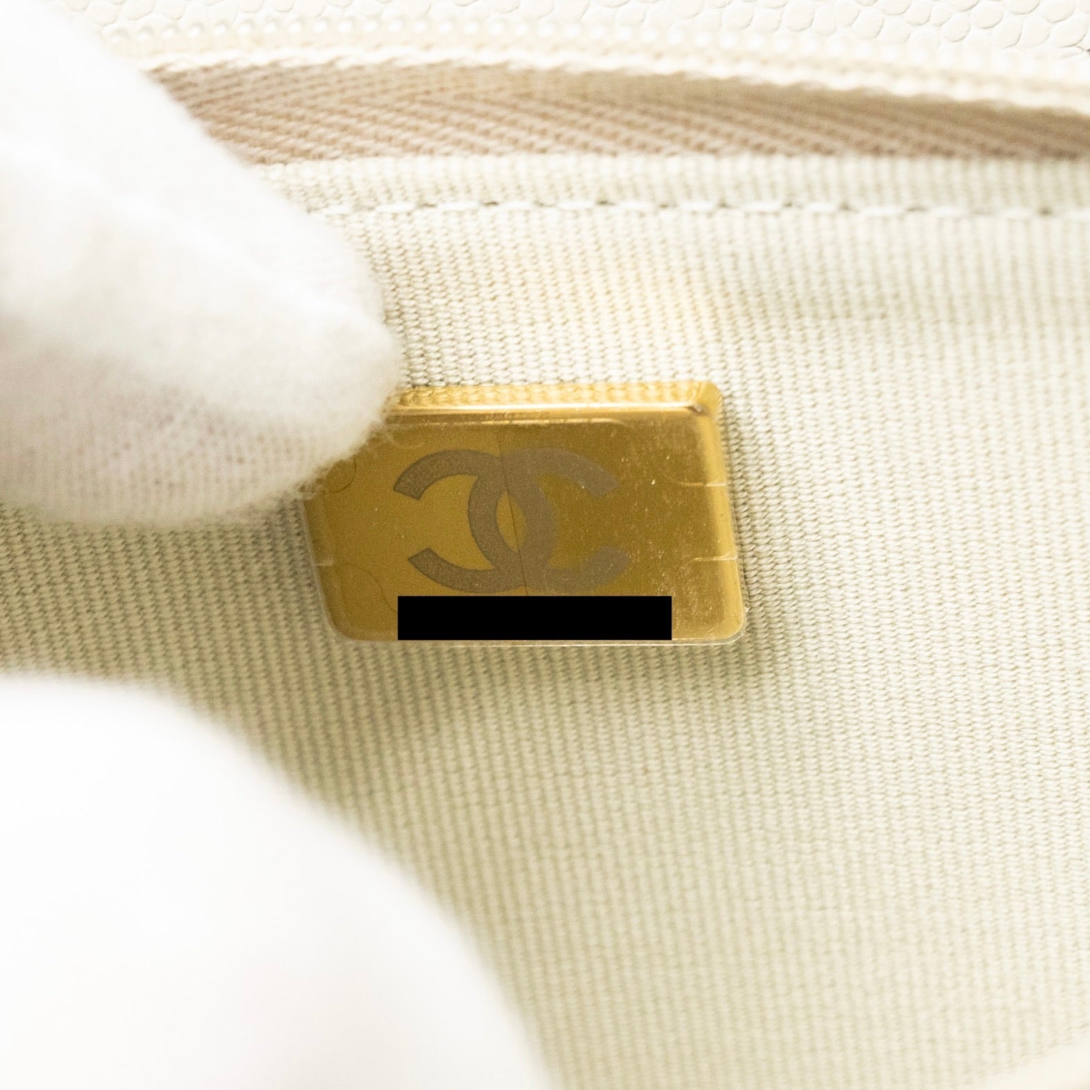 CHANEL CLASSIC WALLET ON CHAIN CAVIAR CREAMY WHITE LGHW(MICROCHIP)