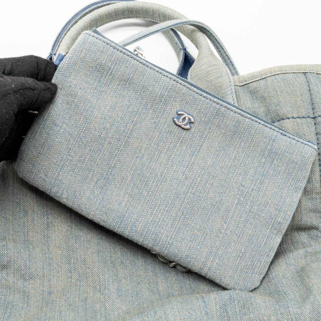 CHANEL DEAUVILLE SHOPPING TOTE BAG DENIM BLUE SHW (MICROCHIP)
