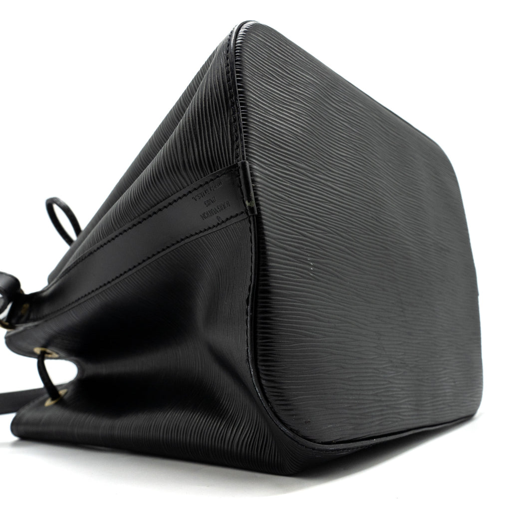 LOUIS VUITTON PETIT NOE EPI LEATHER BLACK GHW